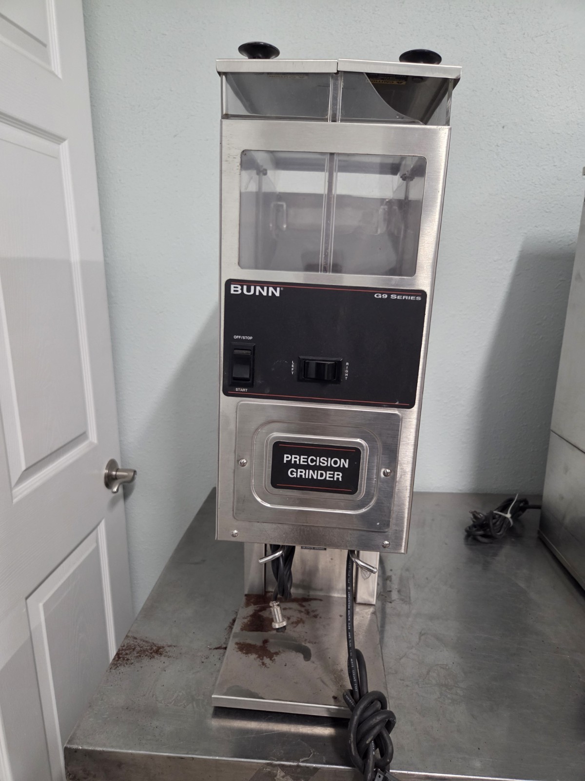Bunn G9-2T HD Commercial Stainless Steel Coffee Grinder Dual Hoppers Bunn G9-2T HD Commercial Stainless Steel Coffee Grinder Dual Hoppers