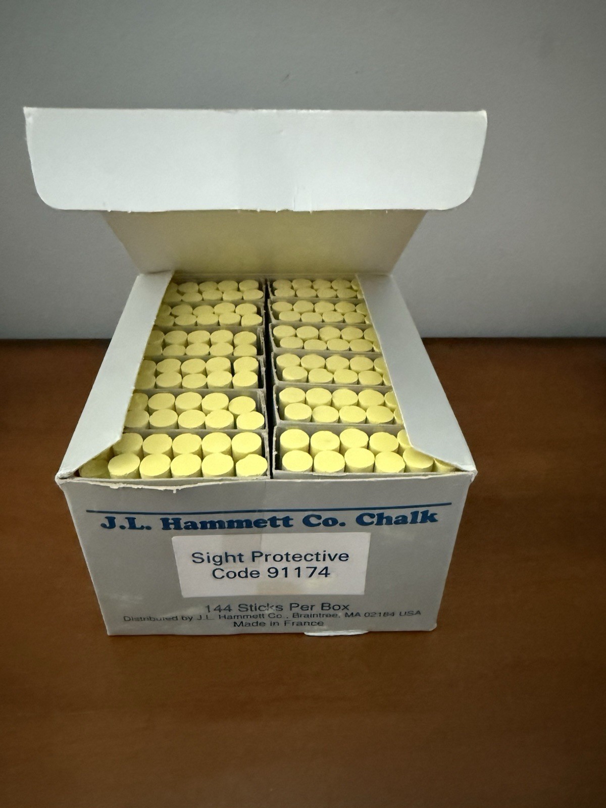 Vintage Sight Protective Yellow Chalk J. L. HAMMETT Co 144 Pc. Box France #91174 Vintage Sight Protective Yellow Chalk J. L. HAMMETT Co 144 Pc. Box France #91174