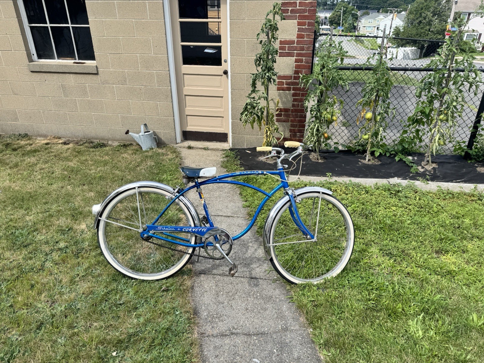 1960 Schwinn Corvette 26” 3 Speed Vintage Bicycle Cruiser Radiant Blue 1960 Schwinn Corvette 26” 3 Speed Vintage Bicycle Cruiser Radiant Blue