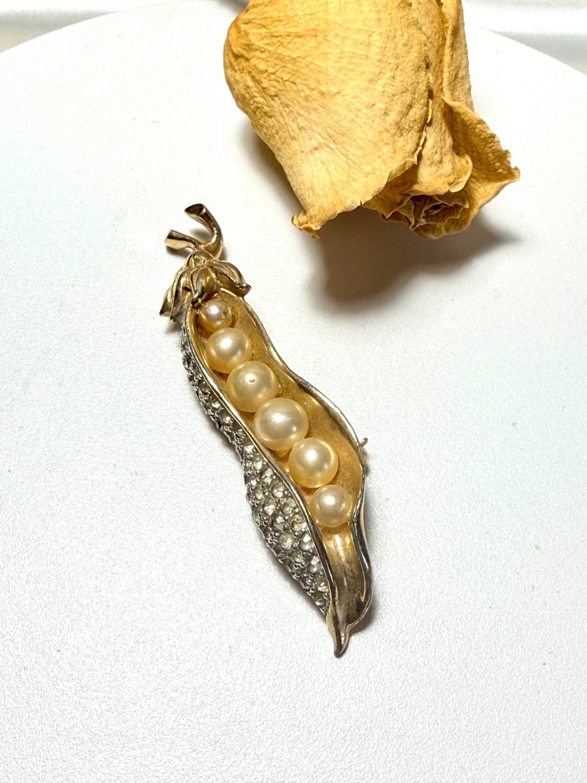 Rare Vintage JOMAZ Joseph Mazer Faux Pearl Rhinestone Peas in a Pod Brooch Pin