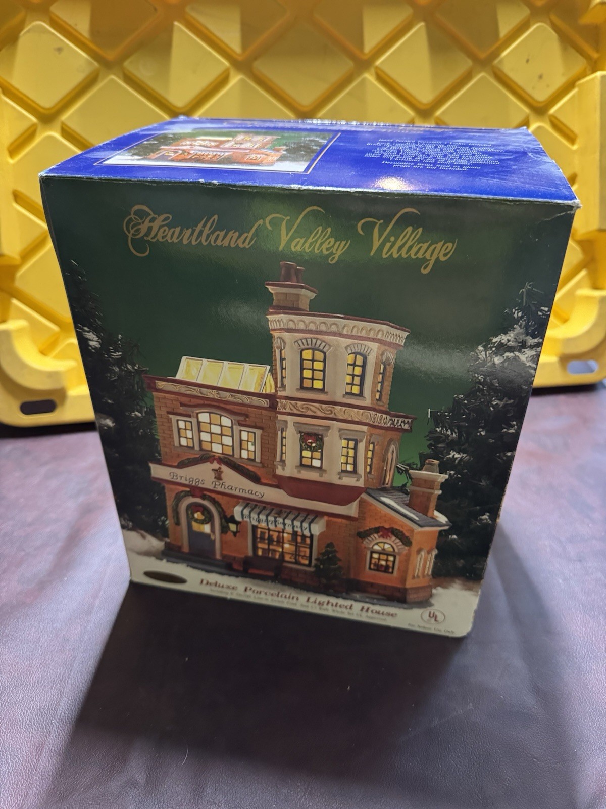 Heartland Valley Village Briggs Pharmacy Porcelain Lighted House Heartland Valley Village Briggs Pharmacy Porcelain Lighted House