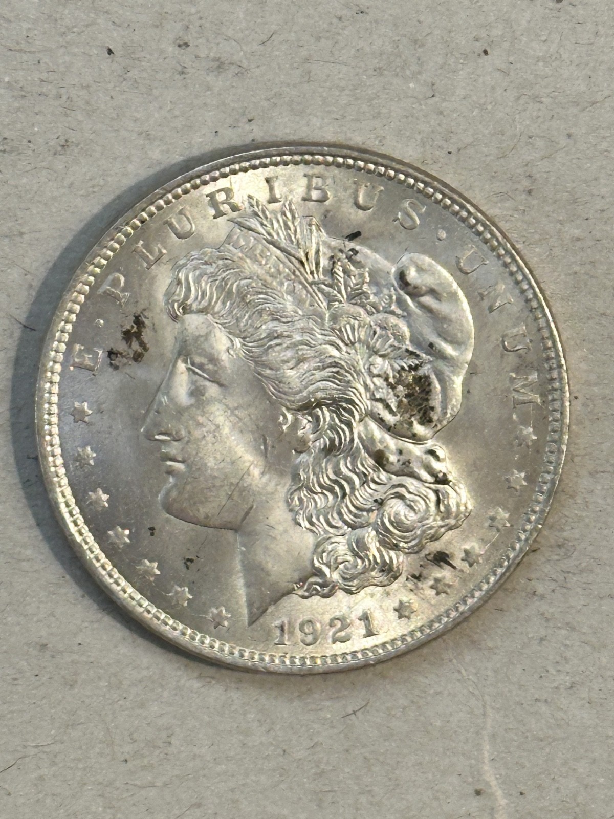 1921 Morgan Silver Dollar - Philadephia Mint - Uncirculated. Nice Coin 1921 Morgan Silver Dollar - Philadephia Mint - Uncirculated. Nice Coin
