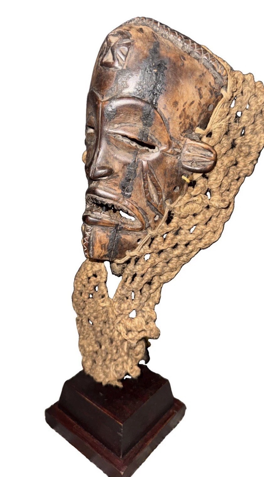 Chokwe Mask Mwana Pwo - Congo Chokwe Mask Mwana Pwo - Congo