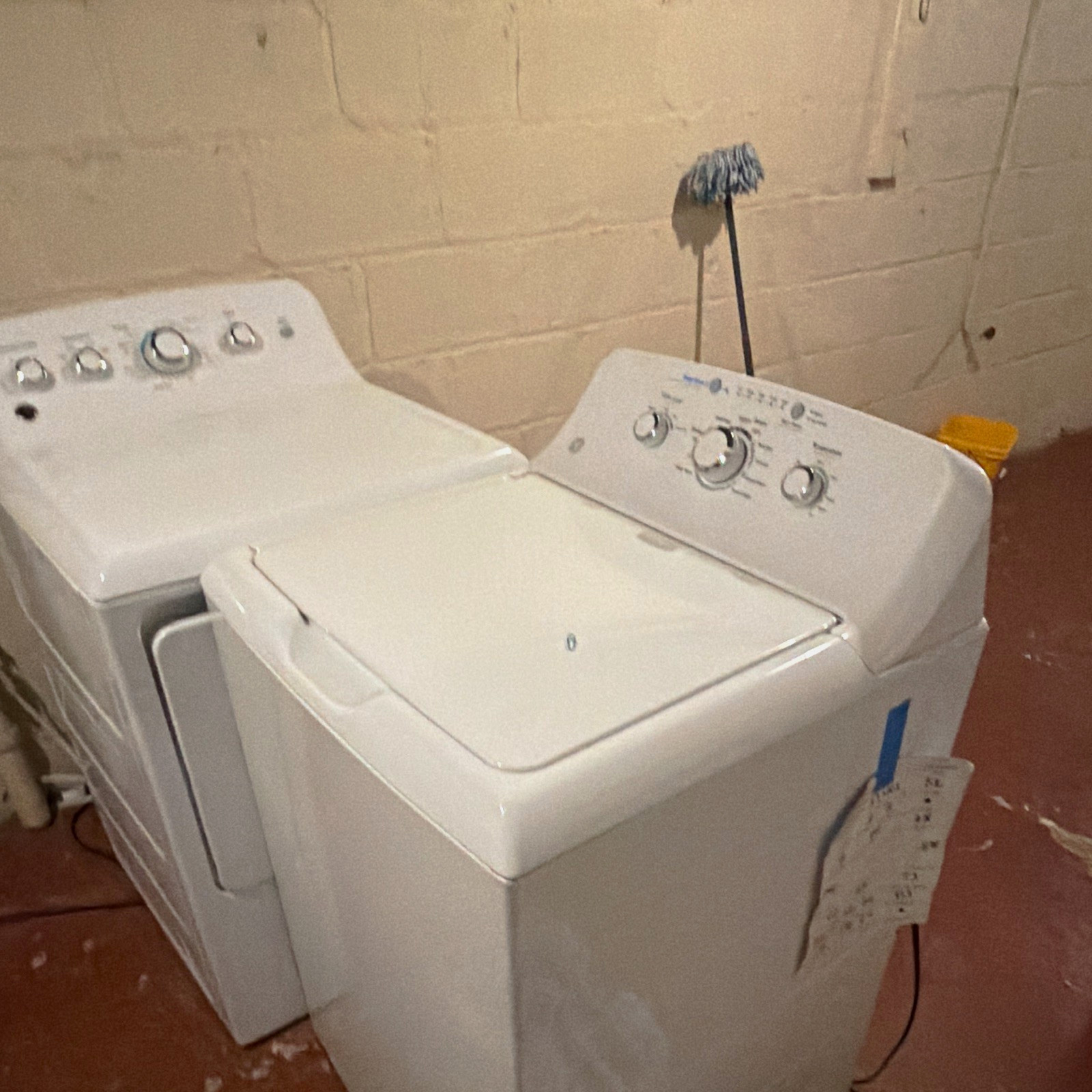 GE Washer & Dryer Set Top-Loading gas  Freestanding White GTW335ASN1WW