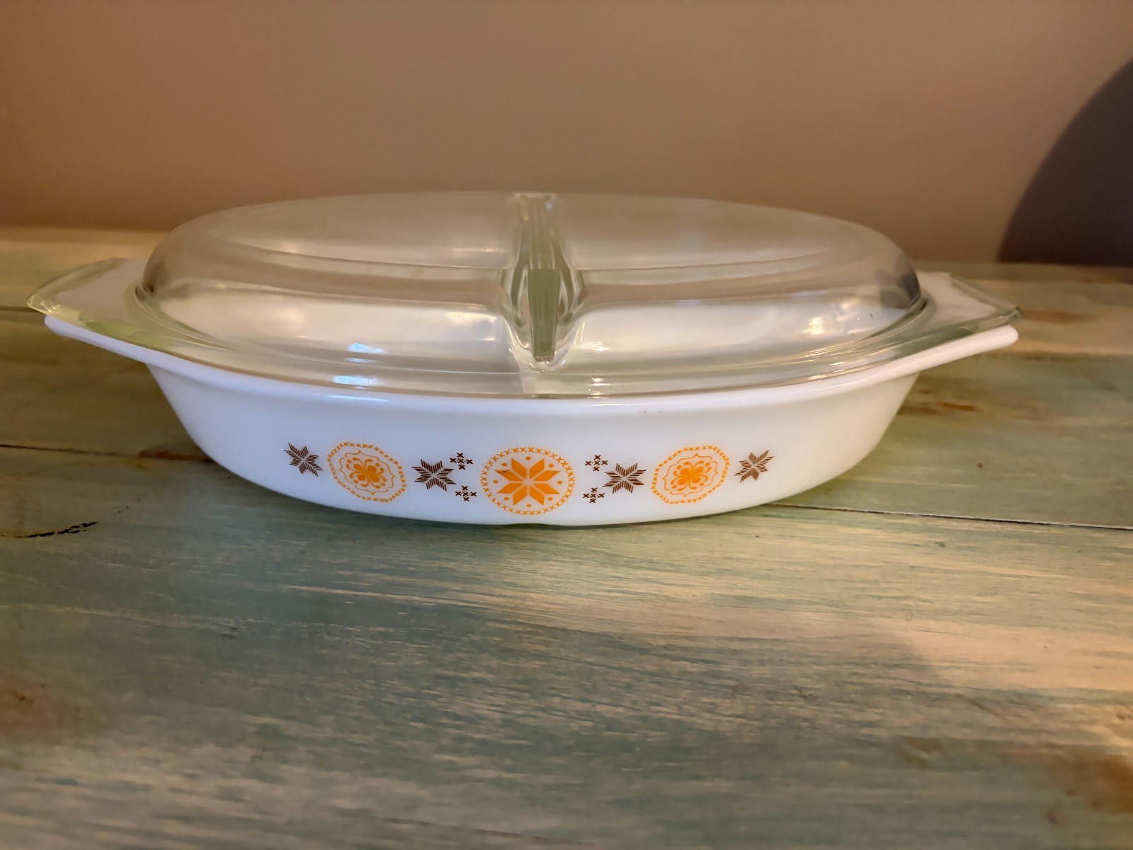 Vintage Pyrex Town & Country 1.5 Qt Divided Casserole Dish w/Original Glass Lid Vintage Pyrex Town & Country 1.5 Qt Divided Casserole Dish w/Original Glass Lid