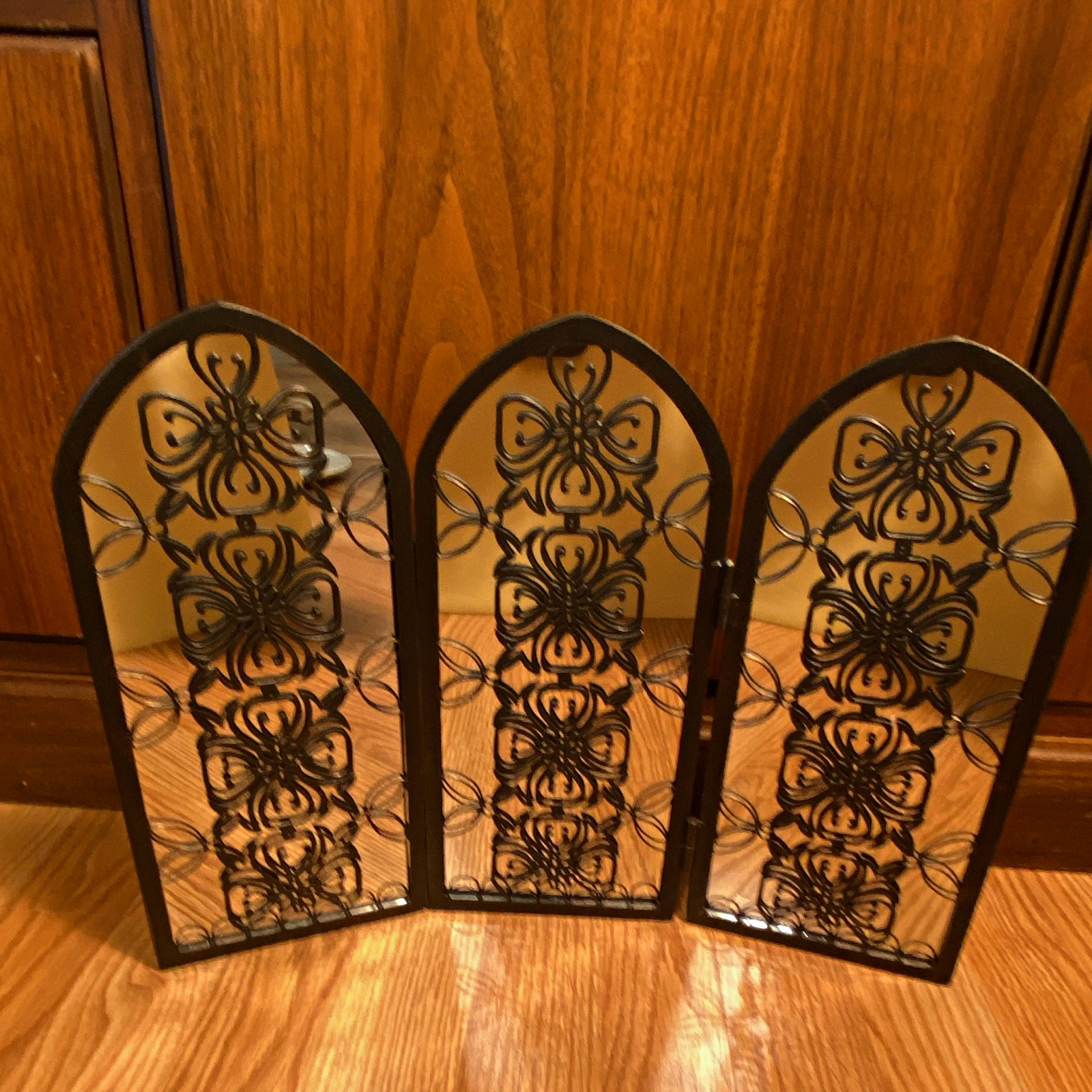 Vintage 2004 Gothic 3 Panel Folding Mirror Metal Cathedral Arch Tabletop Screen