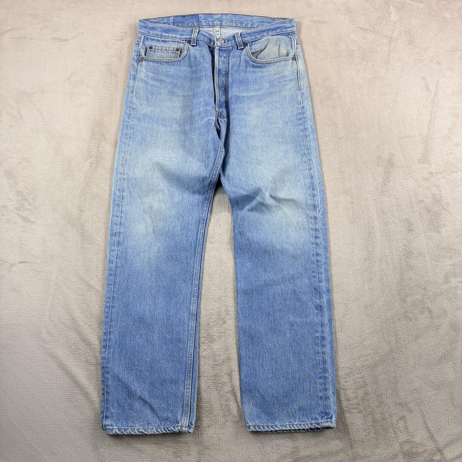 Vintage Levis 501 Jeans Men 34x30 (32x30) Blue Denim Button Fly Made in USA 80s Vintage Levis 501 Jeans Men 34x30 (32x30) Blue Denim Button Fly Made in USA 80s