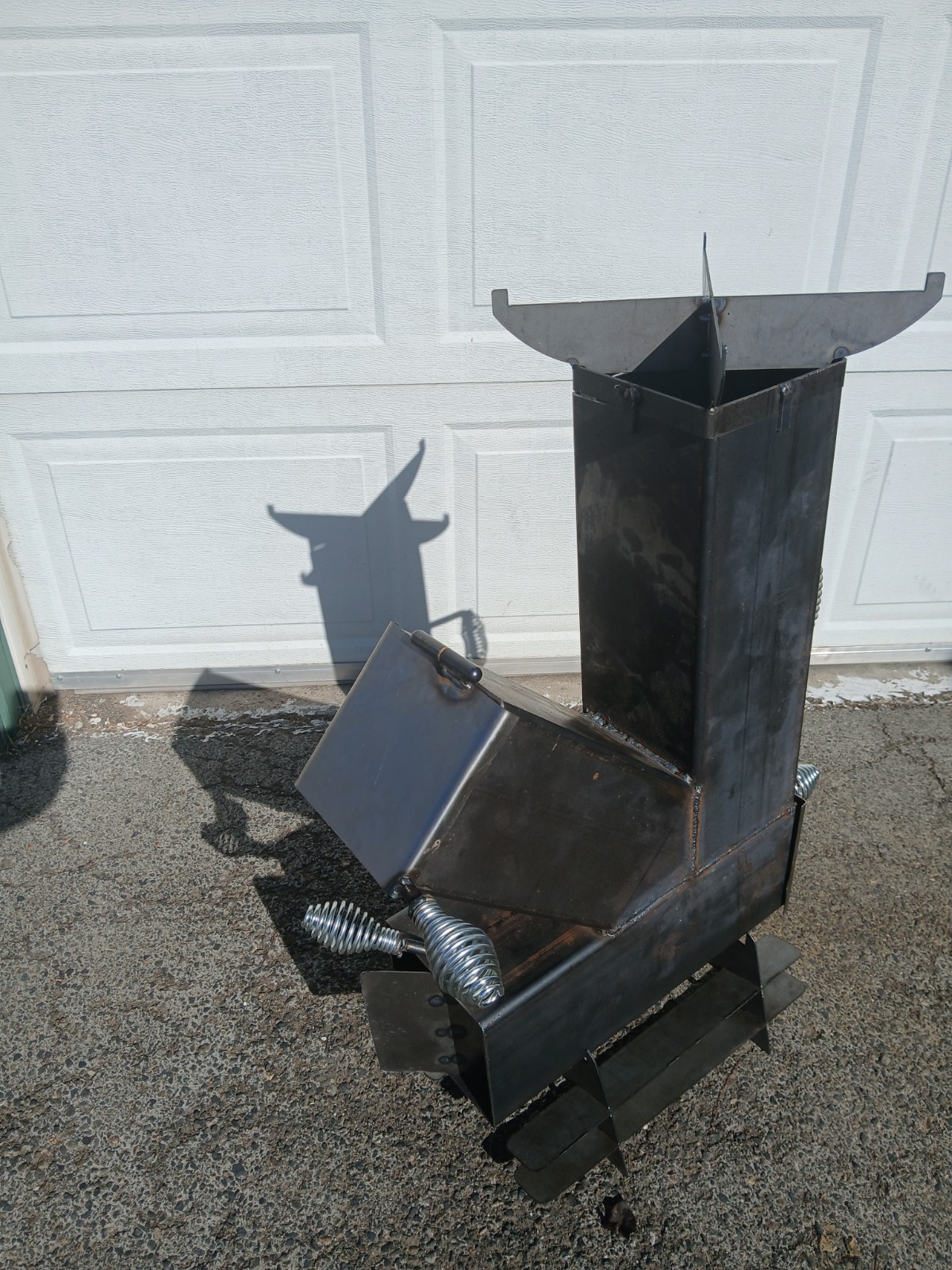 6 in rocket sove buddy burner ,ideal for patio use, outdoor ,Off grid cooking. 6 in rocket sove buddy burner ,ideal for patio use, outdoor ,Off grid cooking.