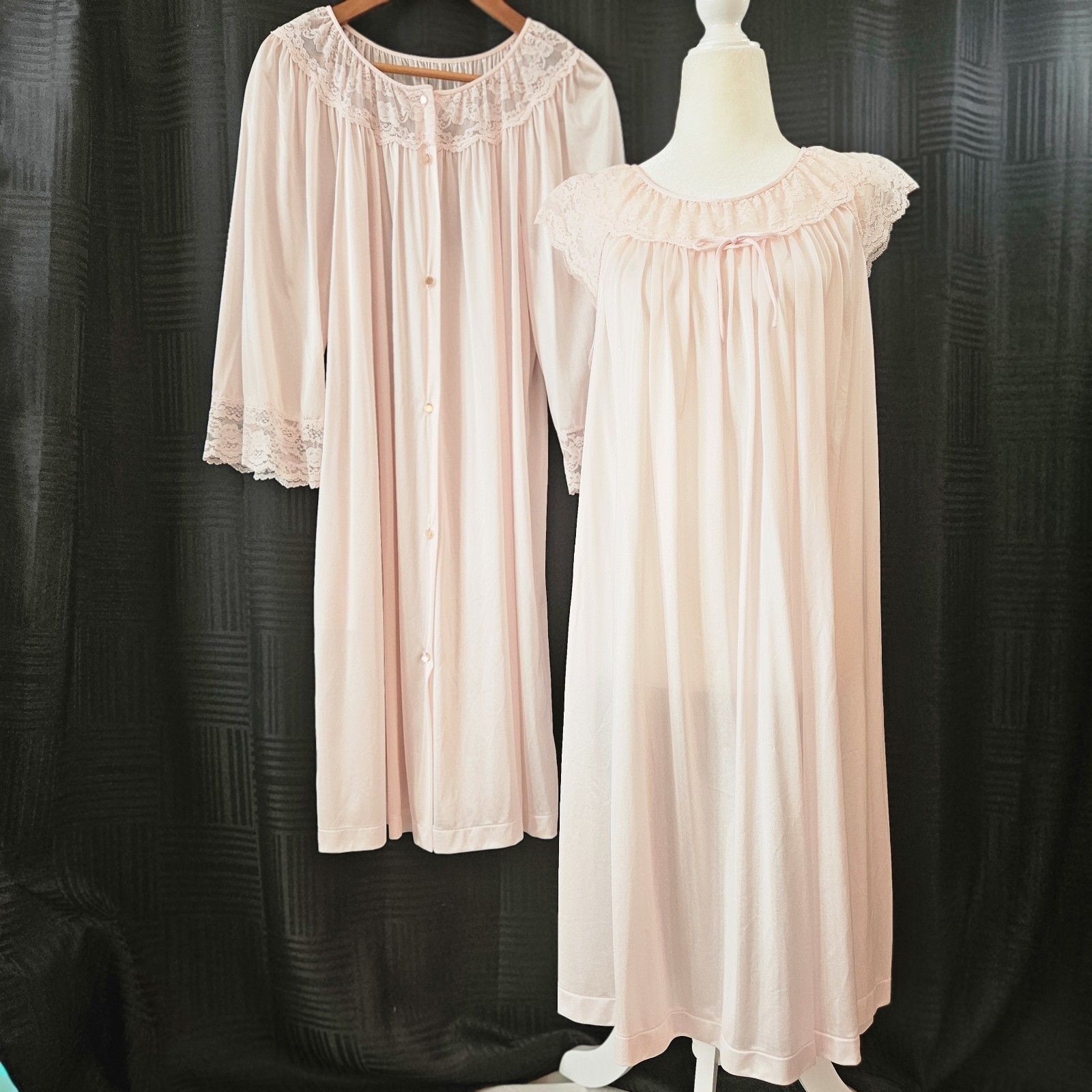 Vtg Gilead Size L Pink Nylon Pegnoir Set Gown & Robe Lacy Babydoll Glam Bridal Vtg Gilead Size L Pink Nylon Pegnoir Set Gown & Robe Lacy Babydoll Glam Bridal