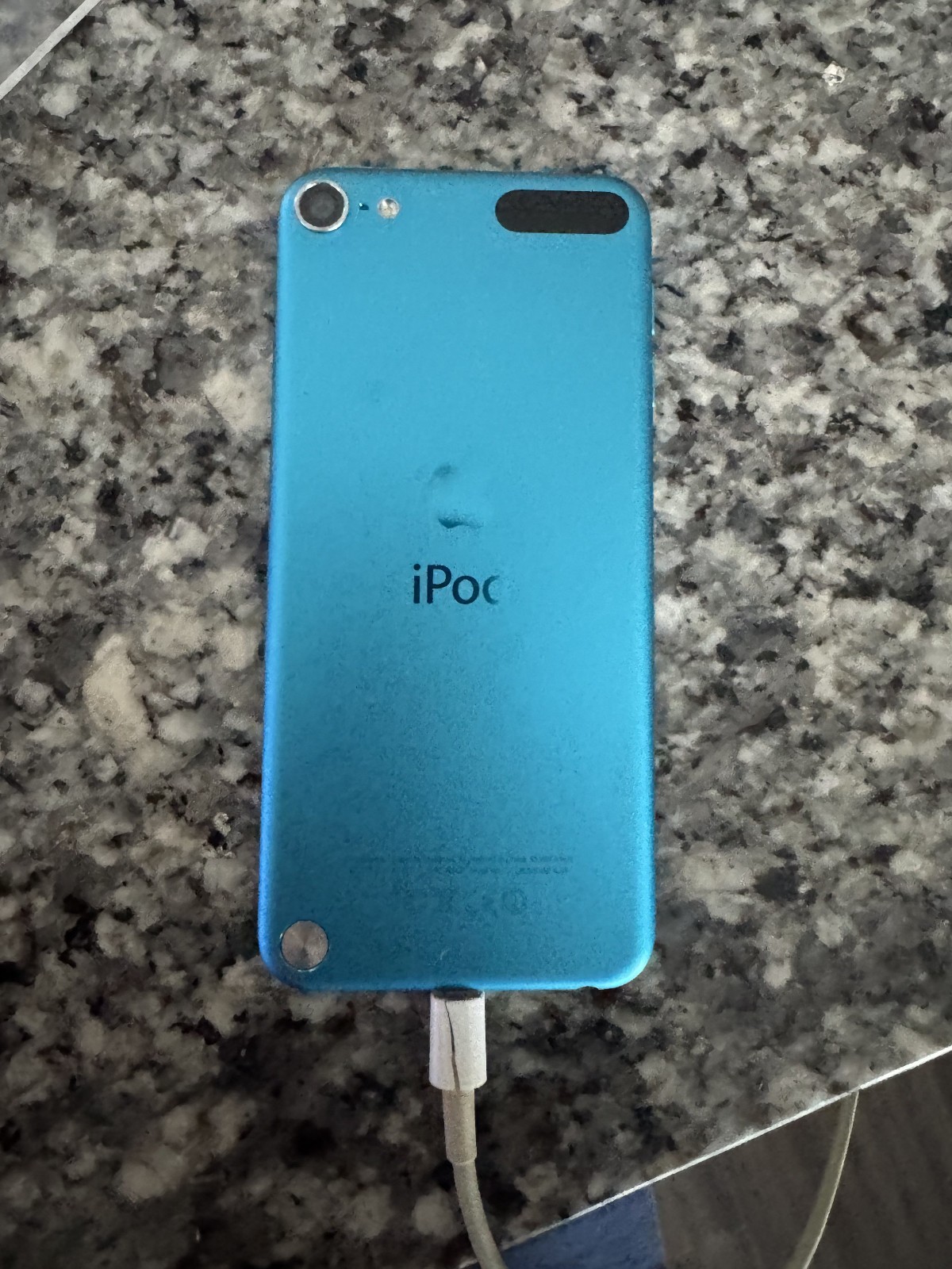 Excellent 9/10 👍 Apple iPod Touch 5th Gen 32GB A1421 BLUE Excellent 9/10 👍 Apple iPod Touch 5th Gen 32GB A1421 BLUE