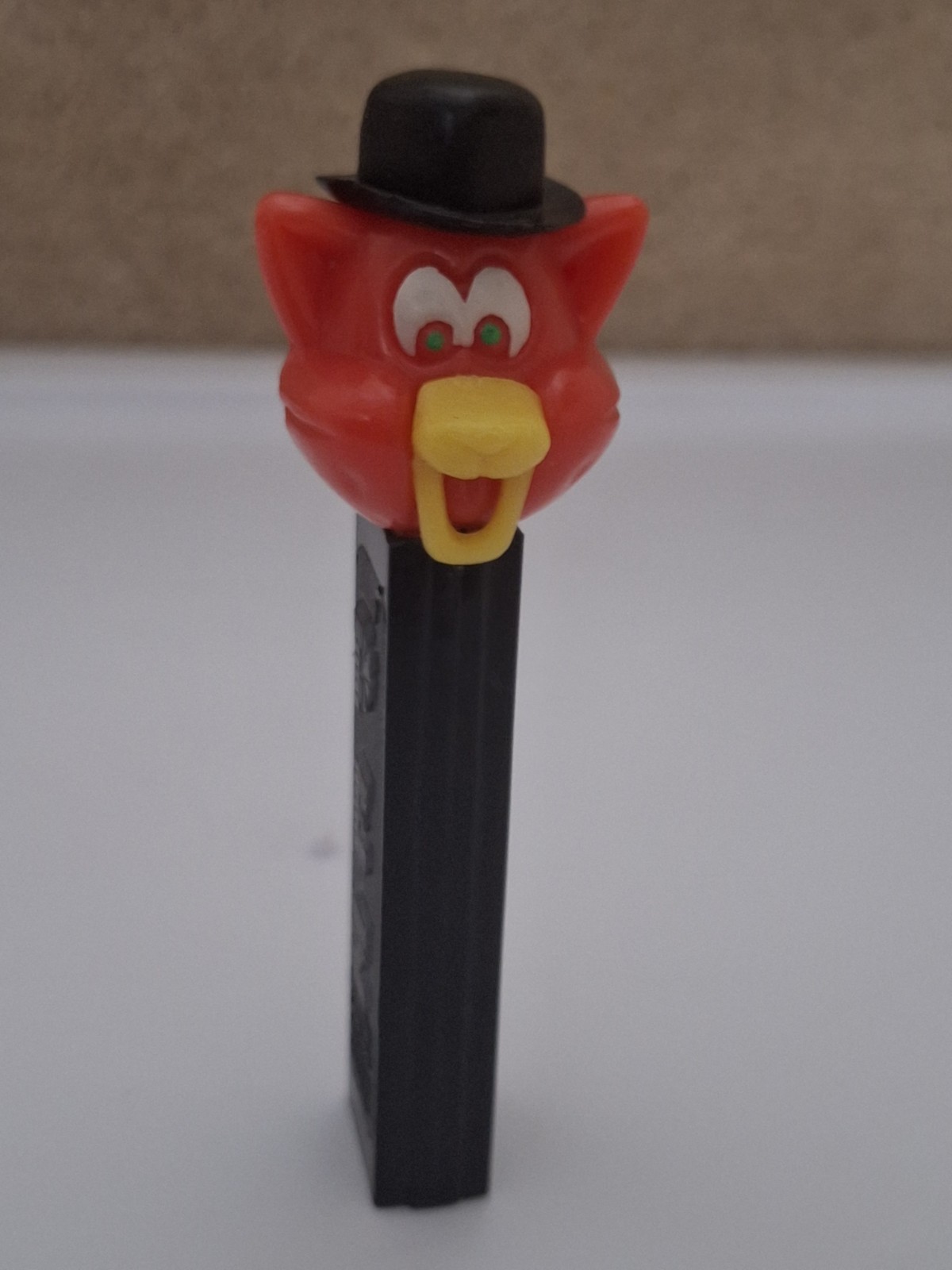 Vintage 1973 No Feet PEZ Red Yellow Cat w/ Black Hat & Black Stem Hong Kong 3.9 Vintage 1973 No Feet PEZ Red Yellow Cat w/ Black Hat & Black Stem Hong Kong 3.9