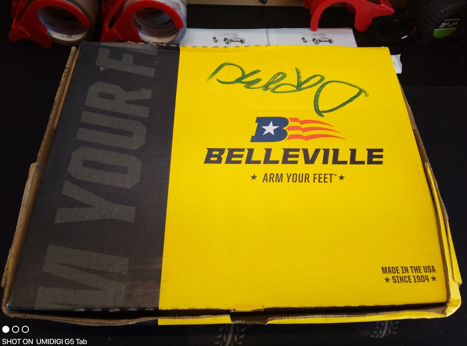 GENUINE BELLEVILLE MEN'S USAF TEMP/WEATHER COMBAT BOOTS. SIZE 9 WIDE NEW IN BOX GENUINE BELLEVILLE MEN'S USAF TEMP/WEATHER COMBAT BOOTS. SIZE 9 WIDE NEW IN BOX