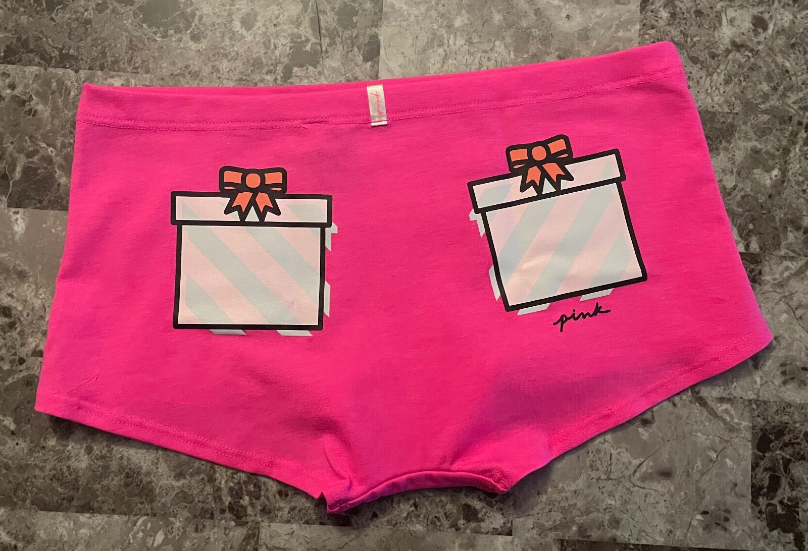 NWT VICTORIA\'S SECRET PINK L AQUA STRIPE PRESENTS GIFTS BOYSHORT SHORTIE PANTIES NWT VICTORIA\'S SECRET PINK L AQUA STRIPE PRESENTS GIFTS BOYSHORT SHORTIE PANTIES