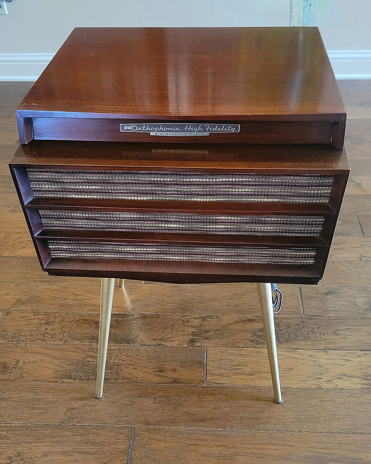 VINTAGE 1958 RCA VICTOR ORTHOPHONIC in HIGH FIDELITY RECORD PLAYER SHF-8 READ VINTAGE 1958 RCA VICTOR ORTHOPHONIC in HIGH FIDELITY RECORD PLAYER SHF-8 READ