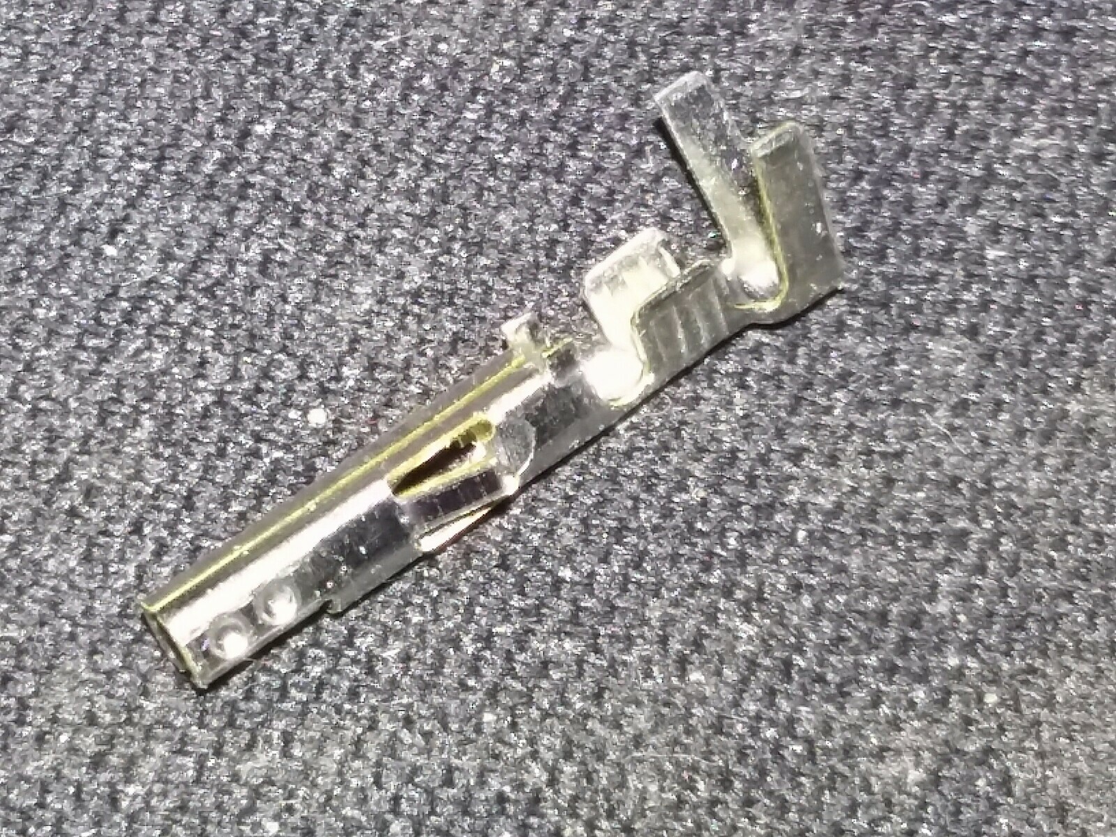 Molex 39-00-0039 female pins 18-24 awg for Mini-fit Series 100 pcs./bag Molex 39-00-0039 female pins 18-24 awg for Mini-fit Series 100 pcs./bag