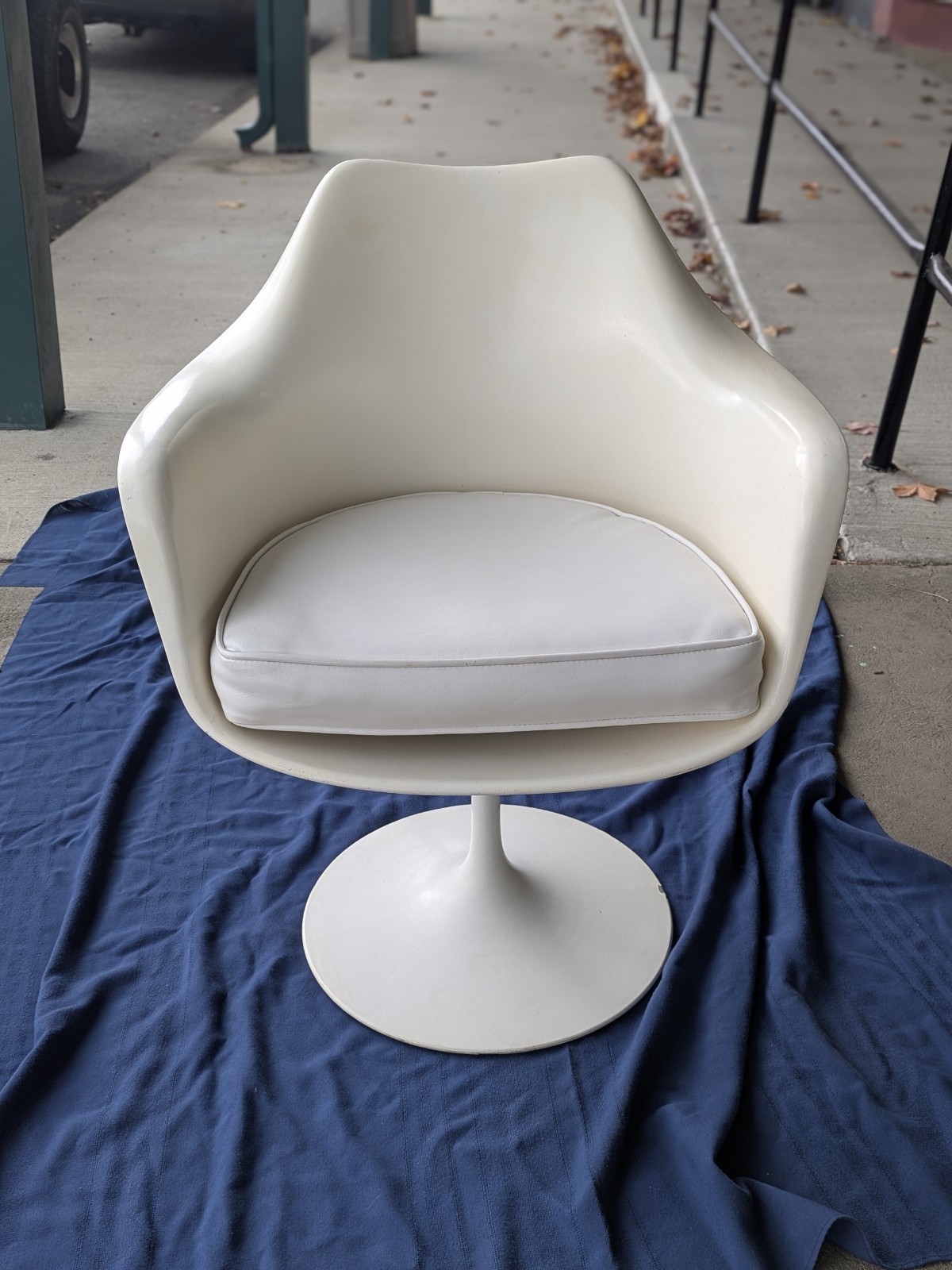 1950s🤩  1st Generation KNOLL Bowtie Logo Tulip Armchair Saarinen ❤️ Madison Ave
