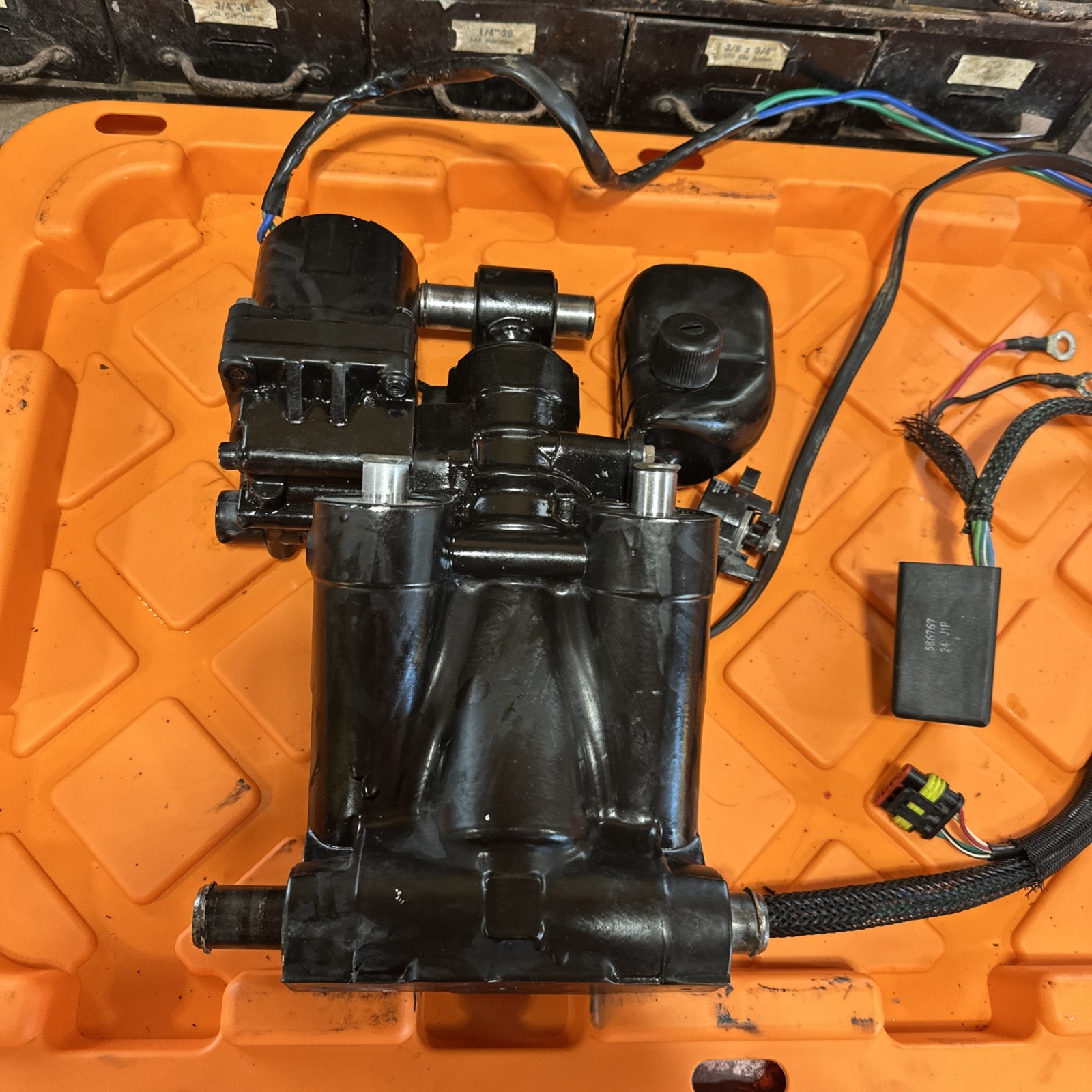2019 Evinrude ETEC 150 hp HO G2 Tilt/trim Complete 2019 Evinrude ETEC 150 hp HO G2 Tilt/trim Complete