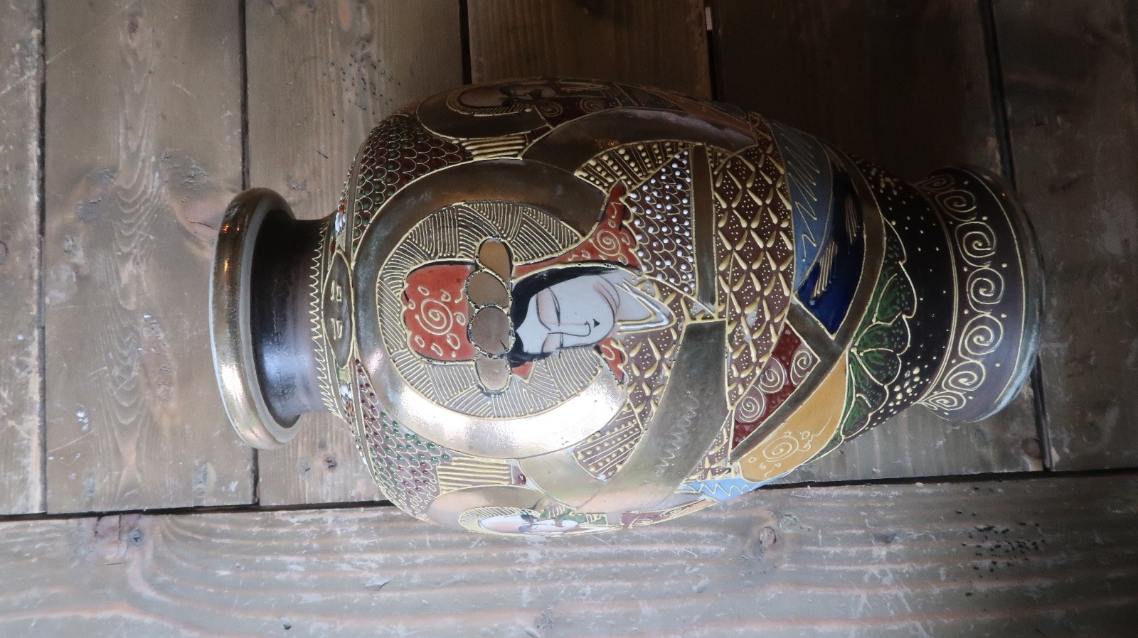 Authentic Meiji period Japanese Royal Satsuma Vase 12\ Authentic Meiji period Japanese Royal Satsuma Vase 12\