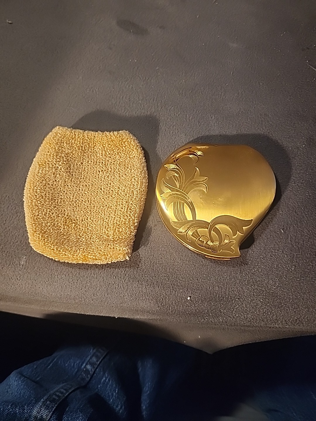 Compact Gold Unused Elgin American Heart Floral Made in the USA 1950s Vintage Compact Gold Unused Elgin American Heart Floral Made in the USA 1950s Vintage