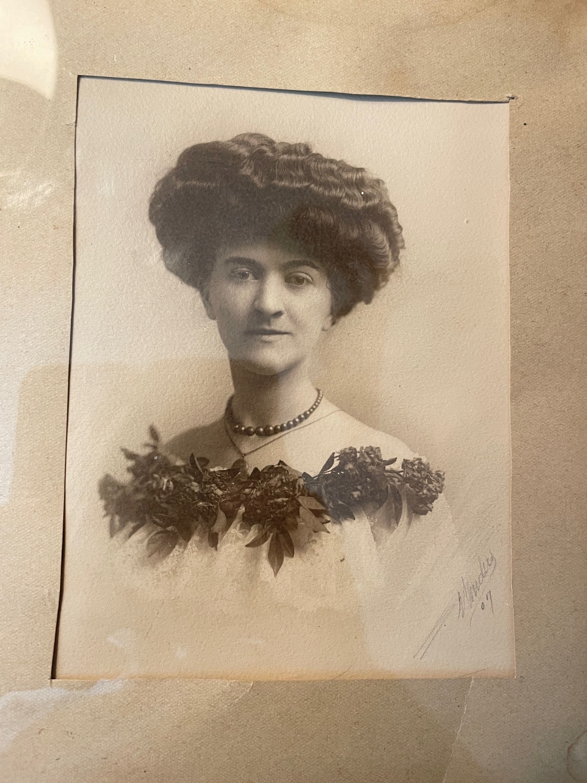 Antique 1907 Portrait Signed Antique 1907 Portrait Signed