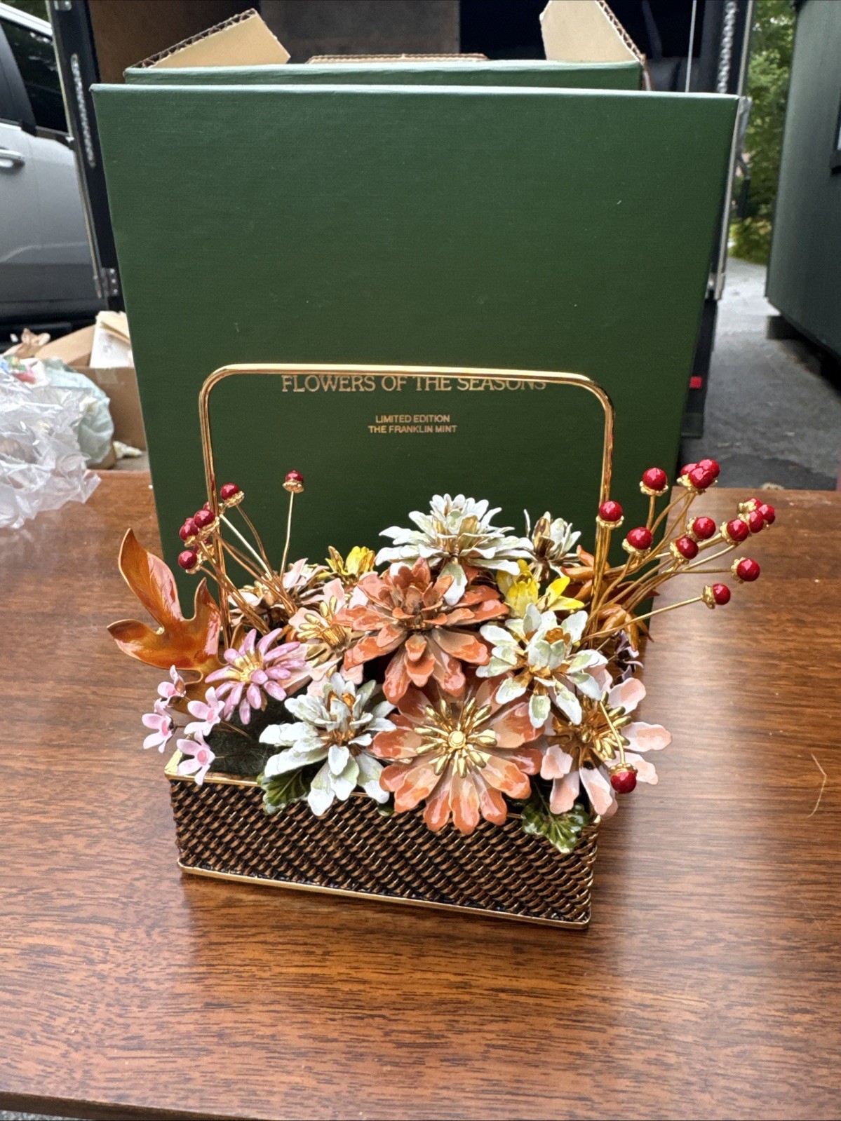 Gloria Vanderbilt Flowers of the Season Fall Bouquet Metal & Enamel Basket 1977 Gloria Vanderbilt Flowers of the Season Fall Bouquet Metal & Enamel Basket 1977