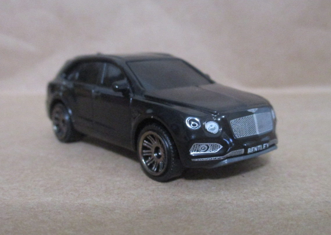 Matchbox 2018 Bentley Bentayga in Black  1/64 Diecast  (Loose)