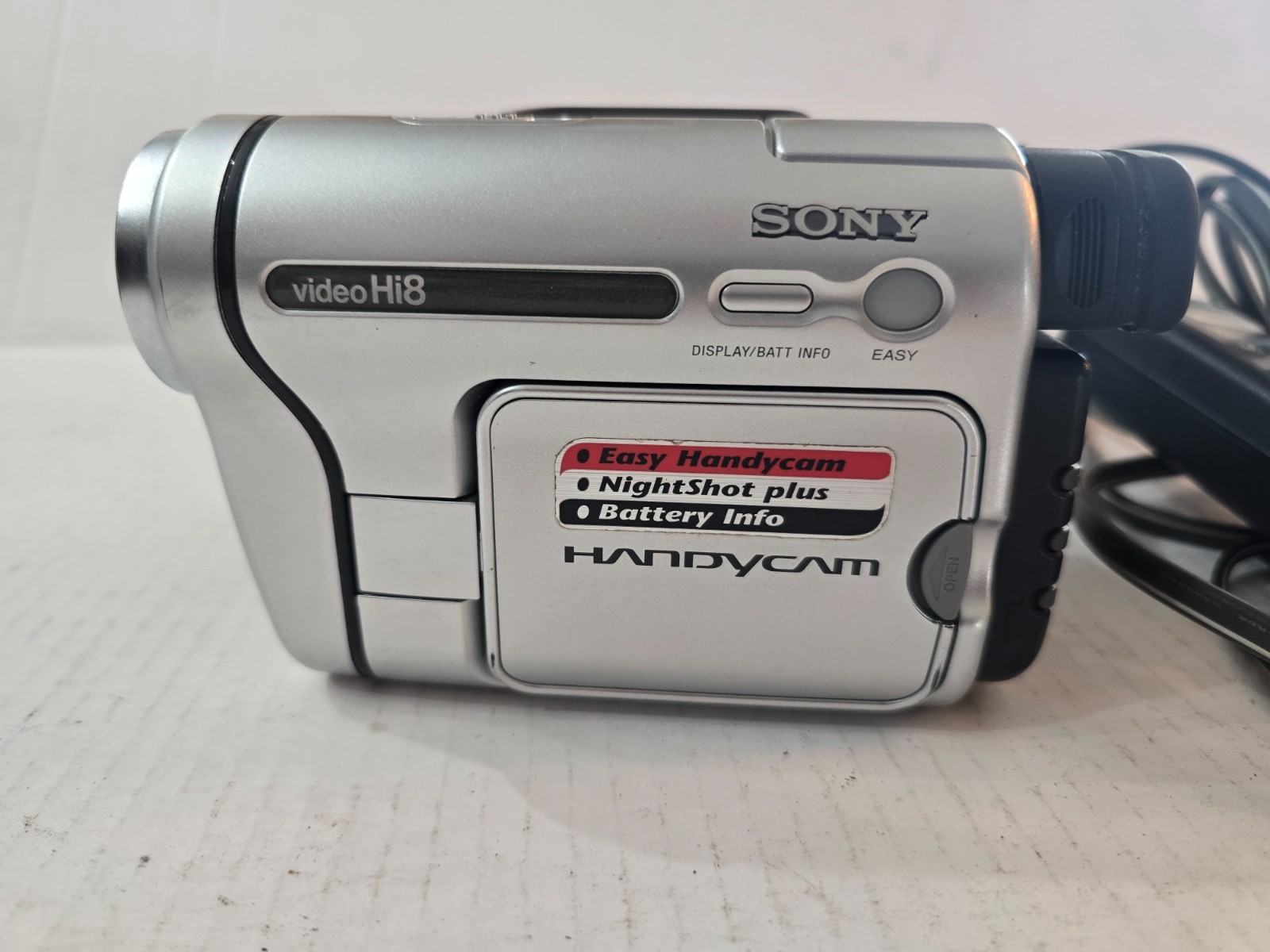 Sony Handycam CCD-TRV58 Hi-8 Analog Camcorder