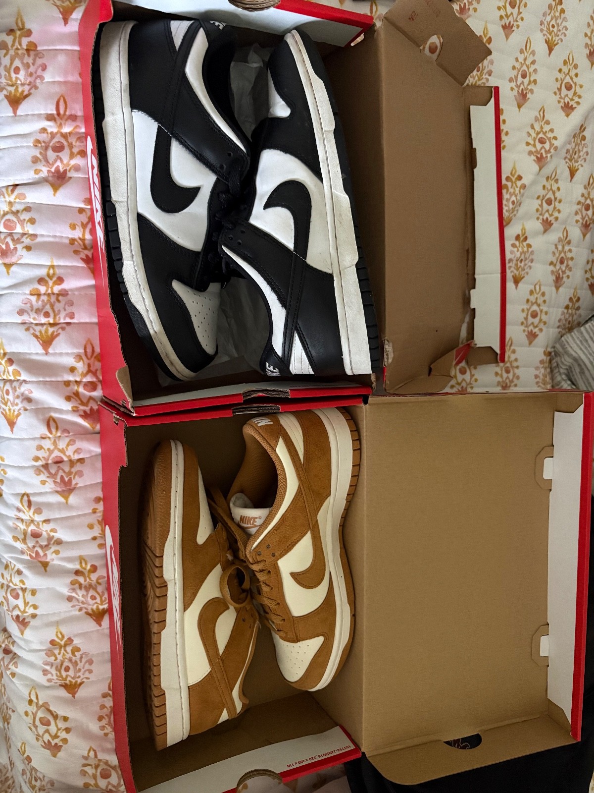 2 pairs of dunks 2 pairs of dunks
