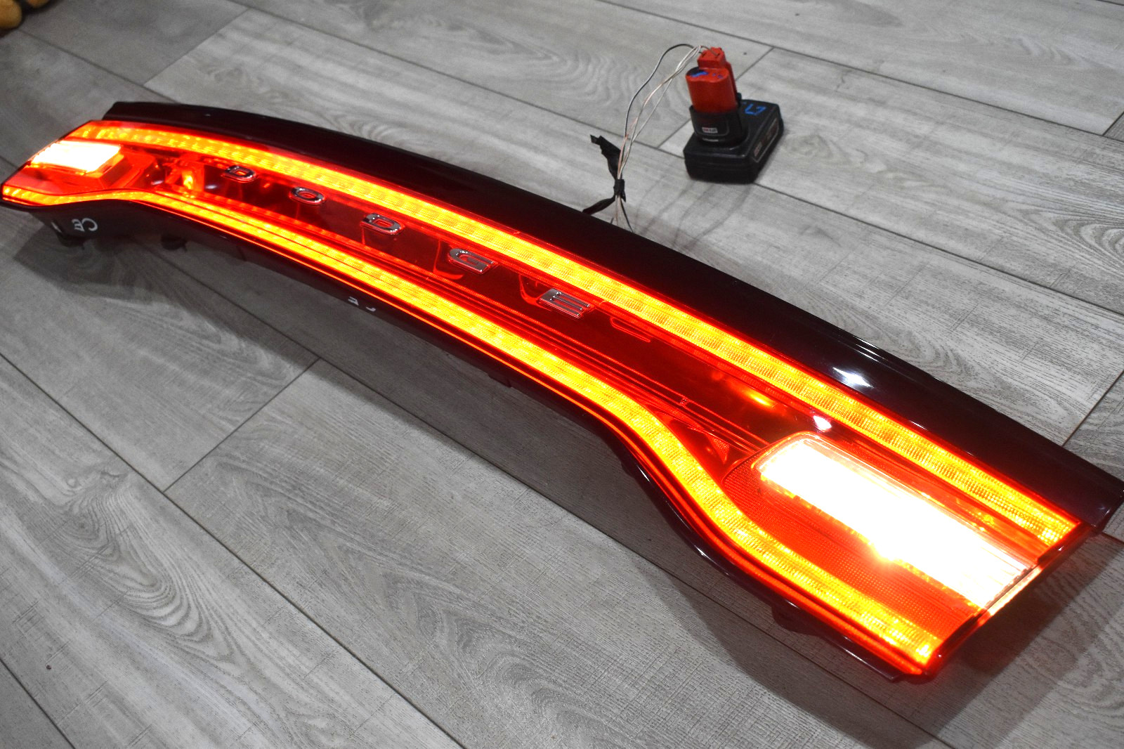 2011 2014 Dodge Charger Center Tail Light Lamp Trunk Mounted LED OEM TESTED
