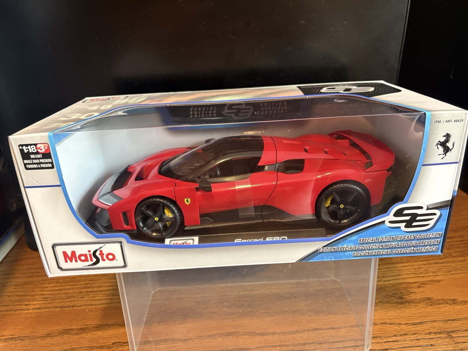 Ferrari F80 1:18 Maisto Exclusive Style Special Edition RED NIB NEVER OPENED Ferrari F80 1:18 Maisto Exclusive Style Special Edition RED NIB NEVER OPENED