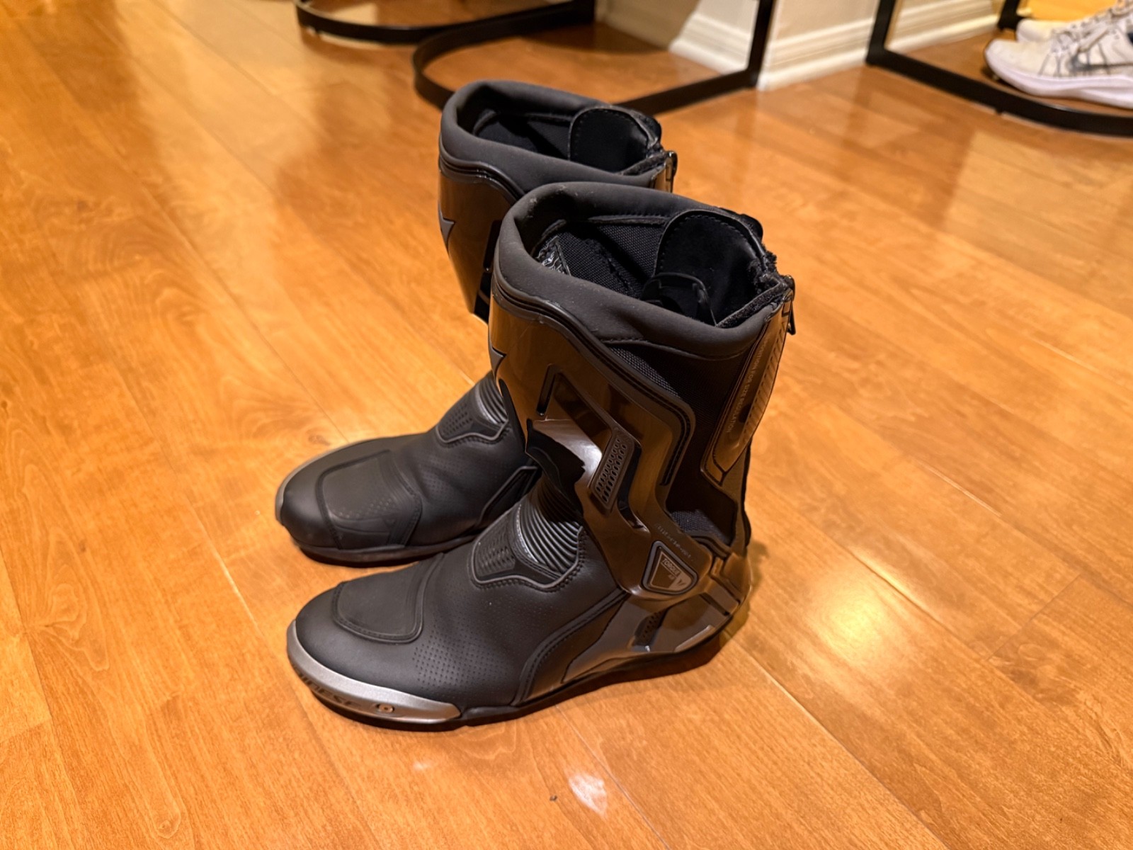 [Steal Deal] Dainese torque 3 out Men’s Riding boot. Size US 7.5