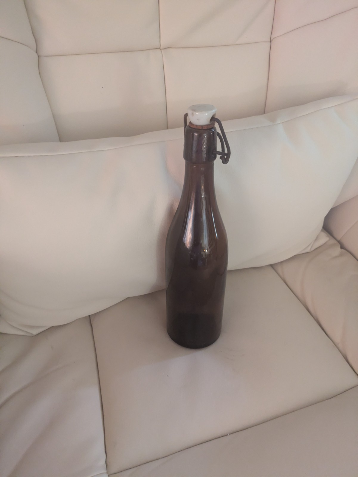 ANTIQUE-EARLY 1900S- BROWN-GLASS BOTTLE WITH WIRE, RUBBER SEAL & CERAMIC STOPPER