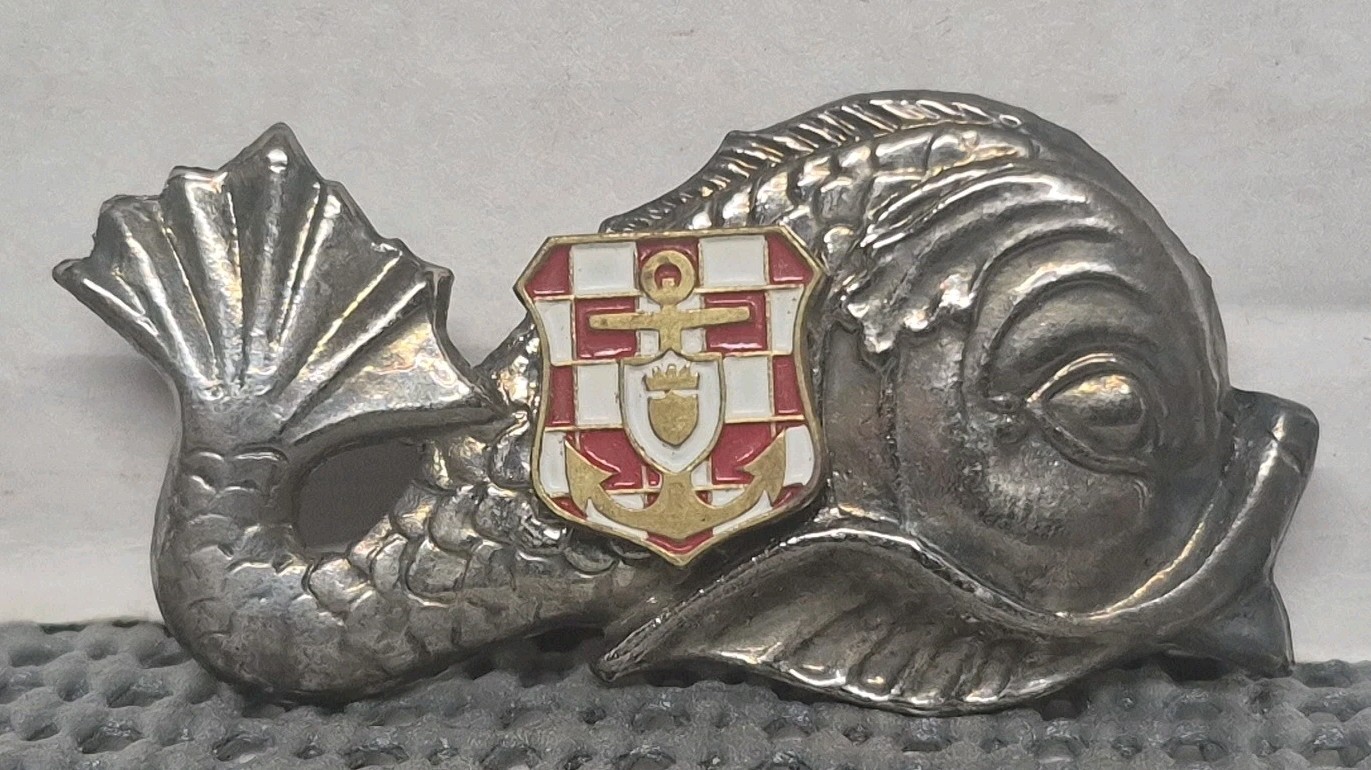 RARE Vintage WWII-ERA Croatian Naval Legion Breast Badge (1944 Pattern) RARE Vintage WWII-ERA Croatian Naval Legion Breast Badge (1944 Pattern)