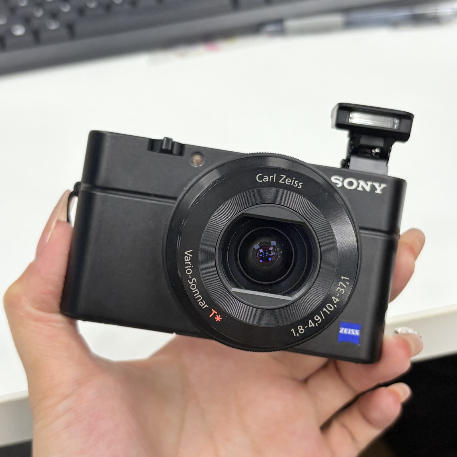 95%NEW-Sony RX100 20.2 MP 3.6 x Compact Digital Camera w/Charger & Card Tested 95%NEW-Sony RX100 20.2 MP 3.6 x Compact Digital Camera w/Charger & Card Tested