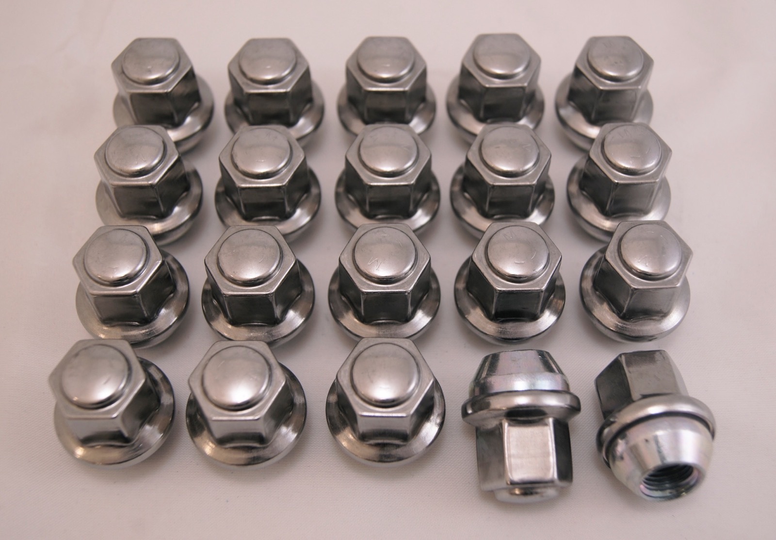 20 New Chrysler 300 Factory OEM Stainless Polished Chrome Lug Nuts Lugs FreeShip