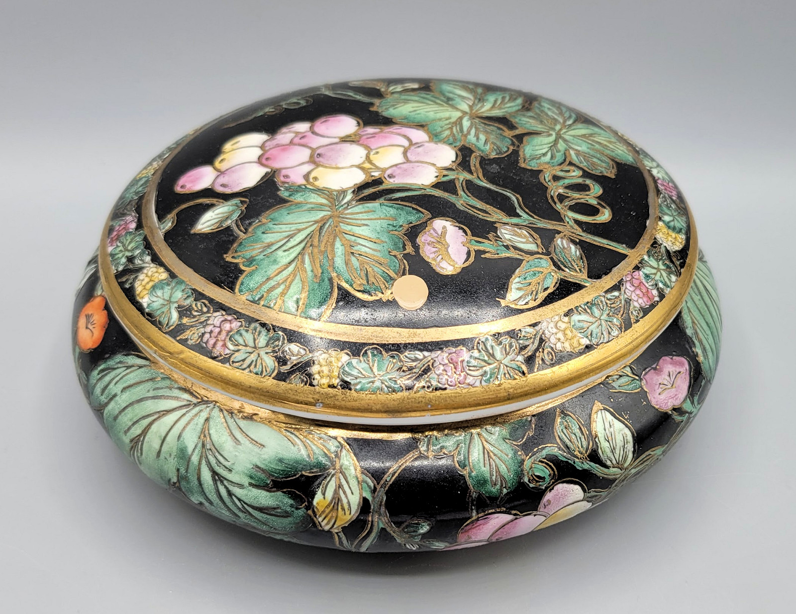 Vintage Chinese Cloisonne Enamel Grape Fruit Black Gold Porcelain Floral Bowl Vintage Chinese Cloisonne Enamel Grape Fruit Black Gold Porcelain Floral Bowl