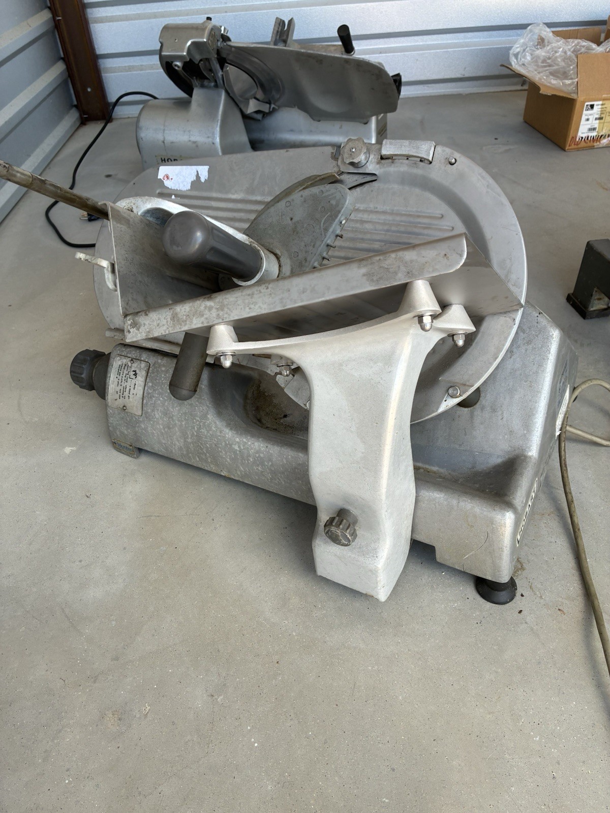 3 Items - 2 Slicers HOBART 2612 And 1712 And 1 Avantco Mixer - Lot -Watch Video 3 Items - 2 Slicers HOBART 2612 And 1712 And 1 Avantco Mixer - Lot -Watch Video