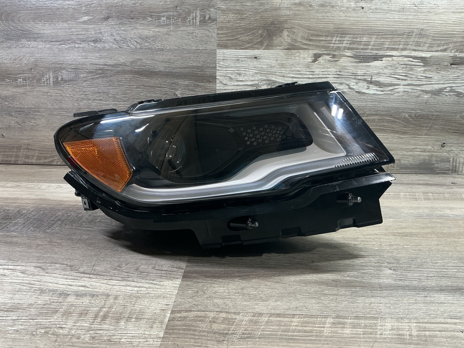 USED - 2017-2021 Jeep Compass R Headlamp Xenon - OEM USED - 2017-2021 Jeep Compass R Headlamp Xenon - OEM