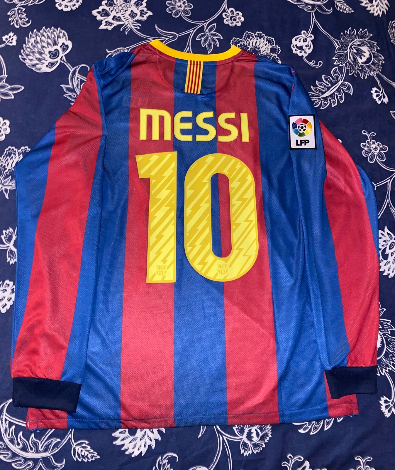 Messi #10 FC Barcelona Nike 2010/11 Long Sleeve Home Jersey- NEW Various Sizes Messi #10 FC Barcelona Nike 2010/11 Long Sleeve Home Jersey- NEW Various Sizes