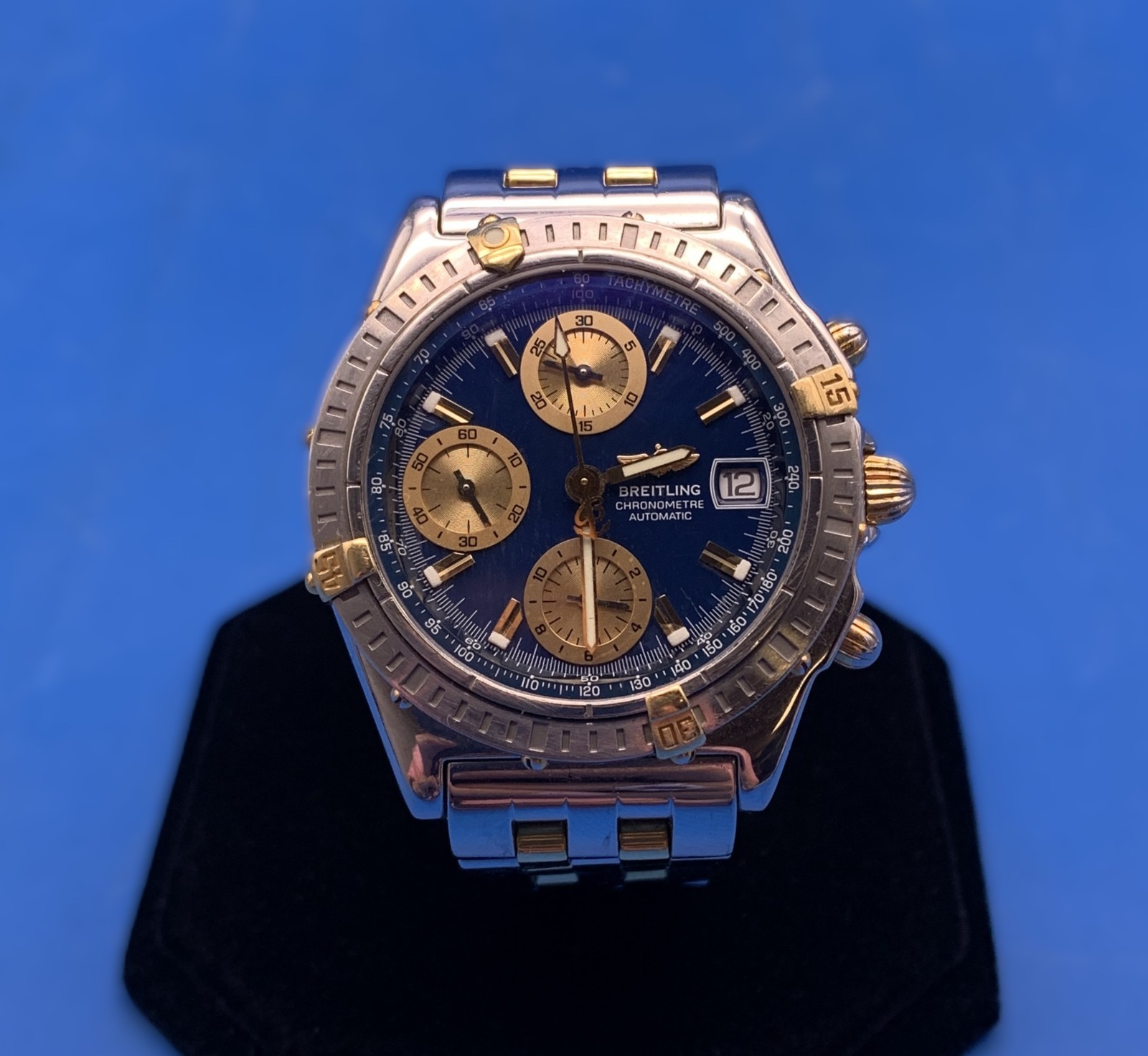 Breitling Chronomat B13352 two-tone combination of stainless steel and 18K