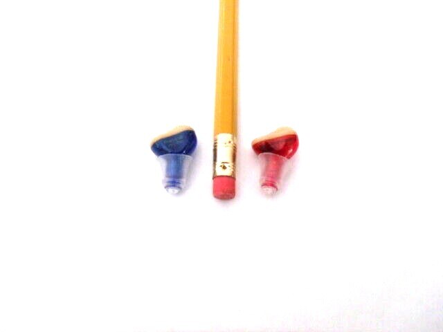 TWO TINY IN EAR CIC DIGITAL hearing amplifier 3 SMART PROGRAMS LEFT /RIGHT TWO TINY IN EAR CIC DIGITAL hearing amplifier 3 SMART PROGRAMS LEFT /RIGHT