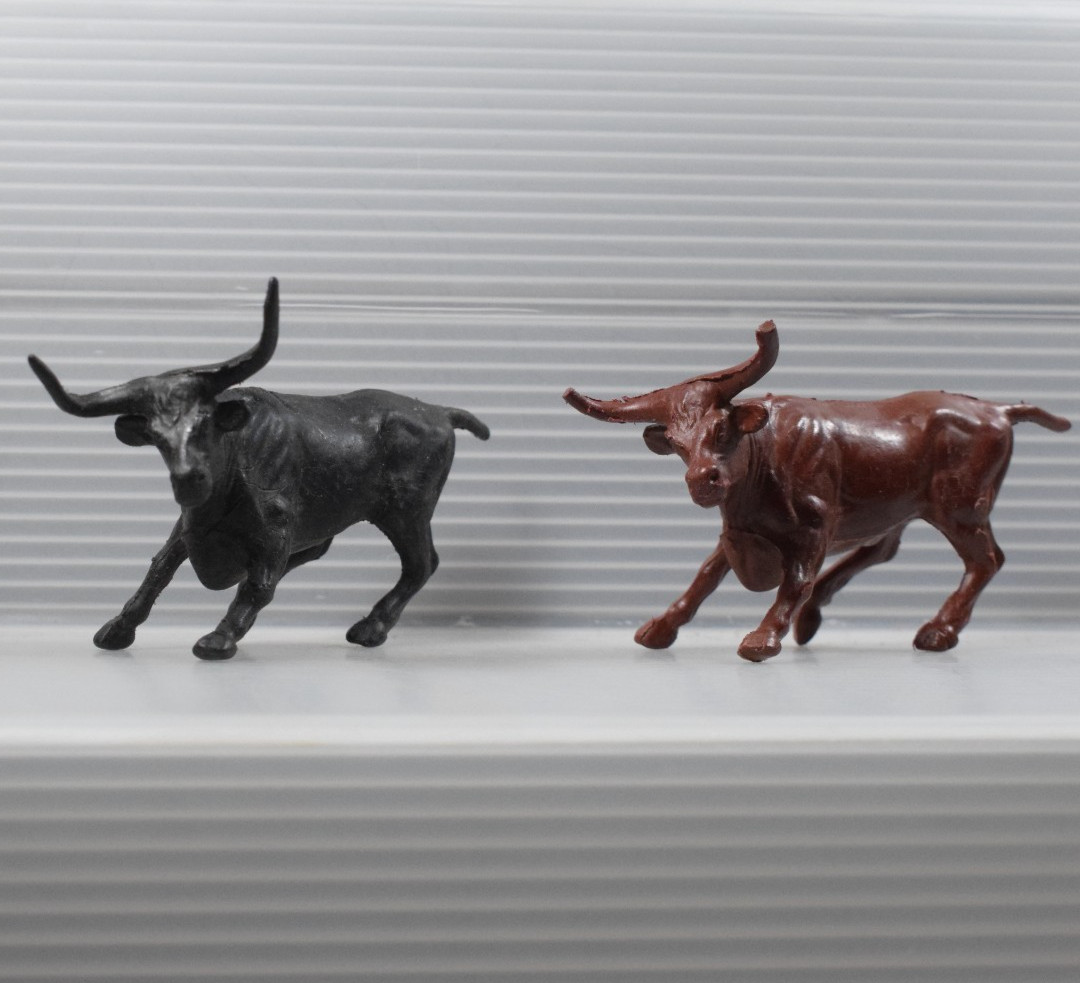 MARX TEXAS LONGHORN STEER VINTAGE 1960s PLASTIC TOY FARM RANCH ANIMAL 2PCS BULL