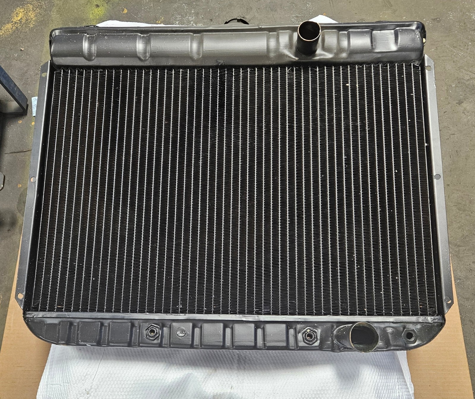 1968-1969 FORD F150 HEAVY DUTY ALUMINUM RADIATOR 1968-1969 FORD F150 HEAVY DUTY ALUMINUM RADIATOR