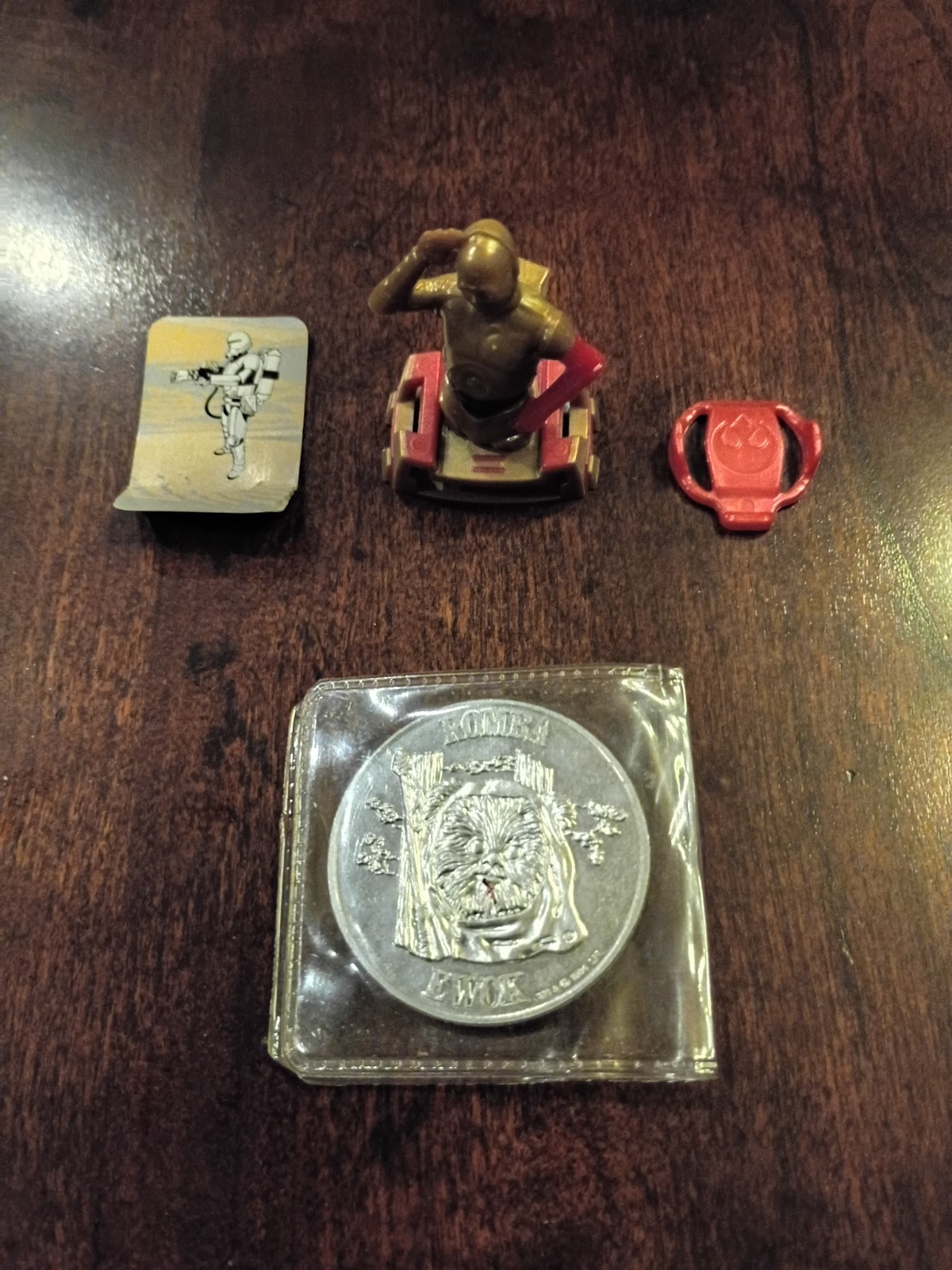 Star Wars Vintage 1984 Kenner Coin - Romba - Used. + C3PO figure See Pictures. Star Wars Vintage 1984 Kenner Coin - Romba - Used. + C3PO figure See Pictures.