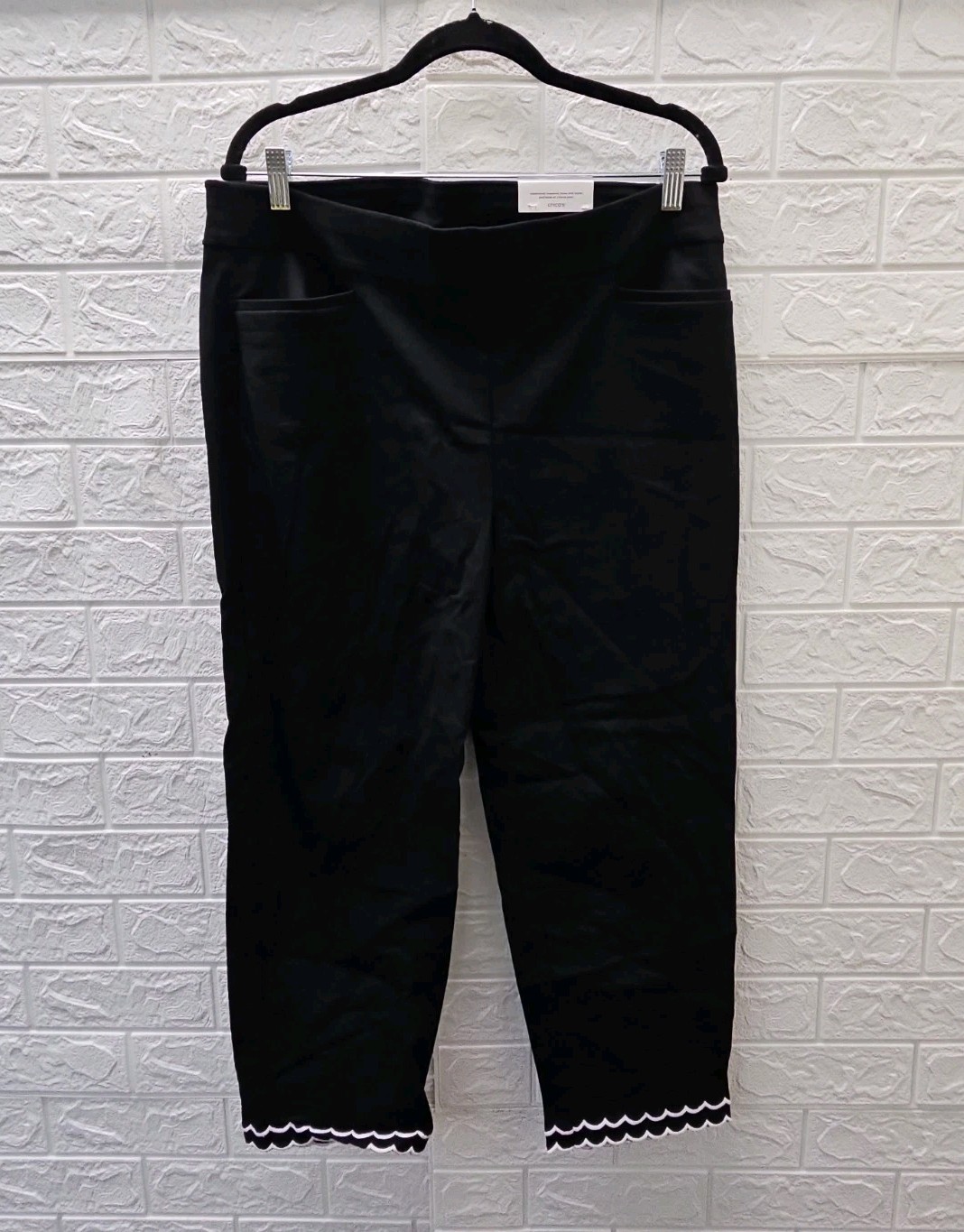 New Chicos Contrast Scallop Brigitte Slim Crop Pant Size 14R New Chicos Contrast Scallop Brigitte Slim Crop Pant Size 14R