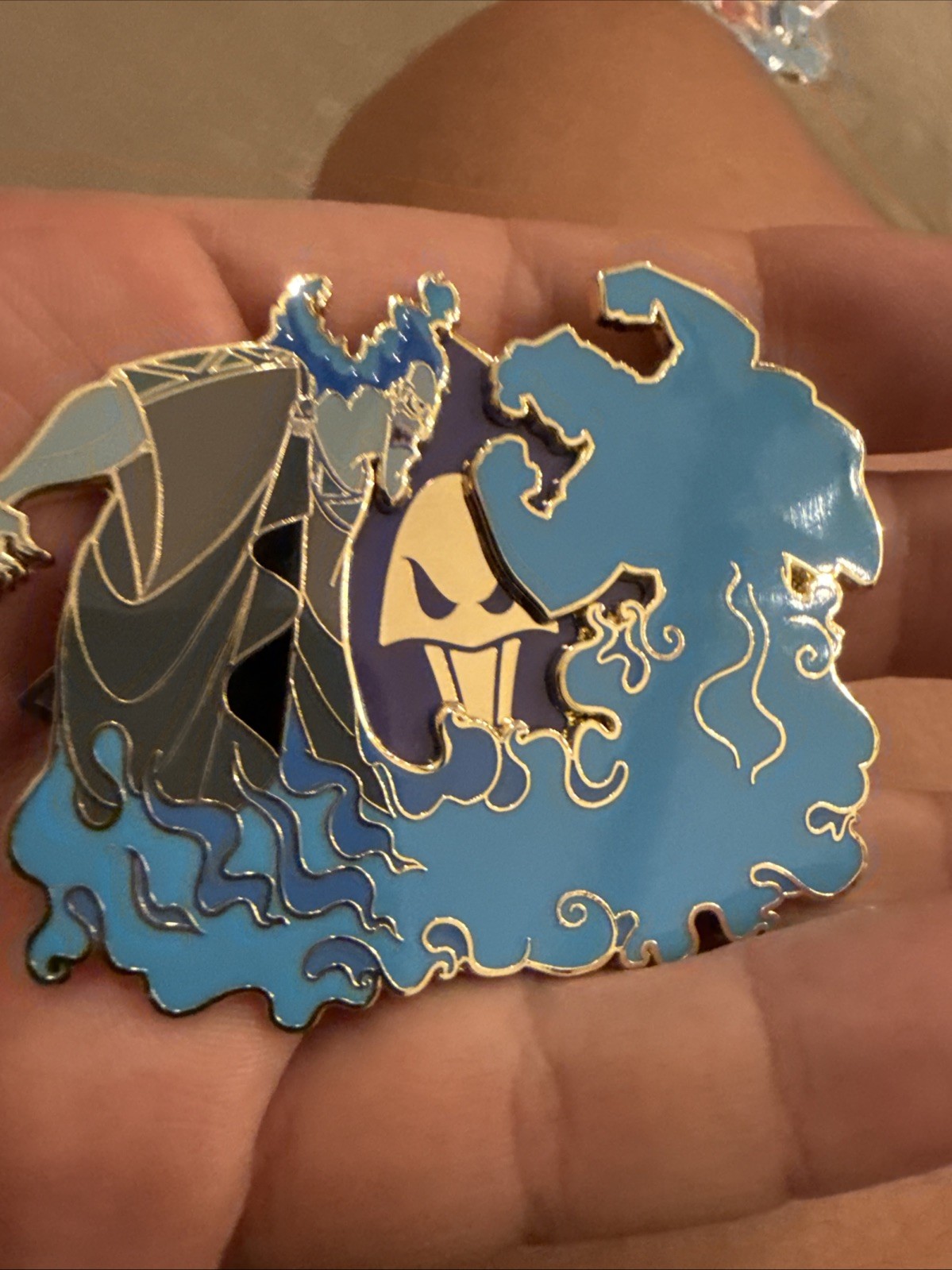 Disney DLP 2025 Hercules Silhouette with Hades LE 700 pin Disney DLP 2025 Hercules Silhouette with Hades LE 700 pin