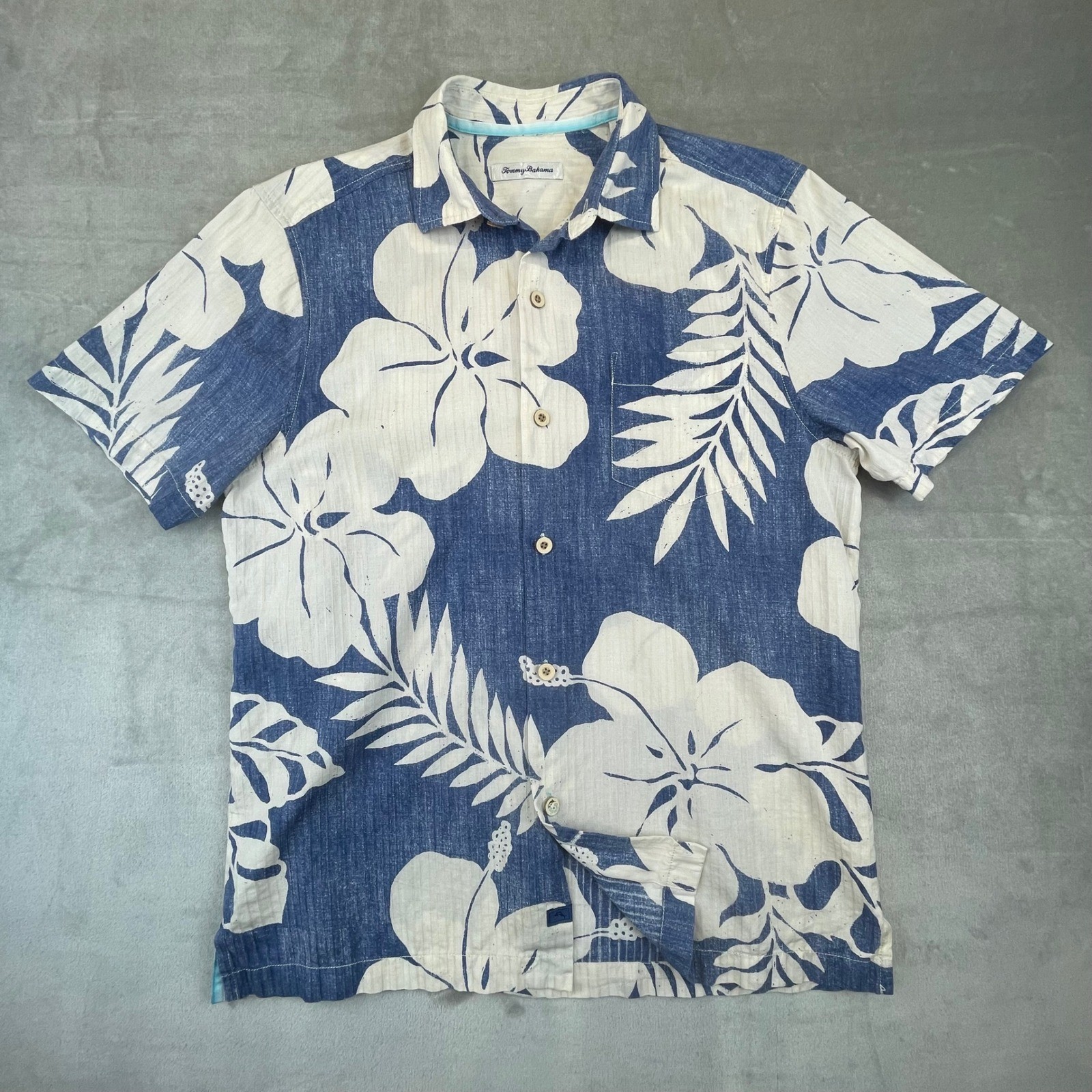 Tommy Bahama Mens Medium Blue White Hibiscus Floral Cotton Silk Button Up Shirt Tommy Bahama Mens Medium Blue White Hibiscus Floral Cotton Silk Button Up Shirt