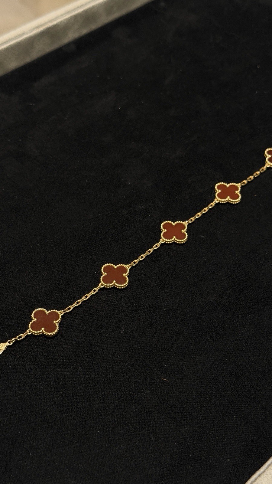 Van Cleef & Arpels Vintage Alhambra Bracelet 5 Motifs, 18k Yellow Gold Carnelian Van Cleef & Arpels Vintage Alhambra Bracelet 5 Motifs, 18k Yellow Gold Carnelian