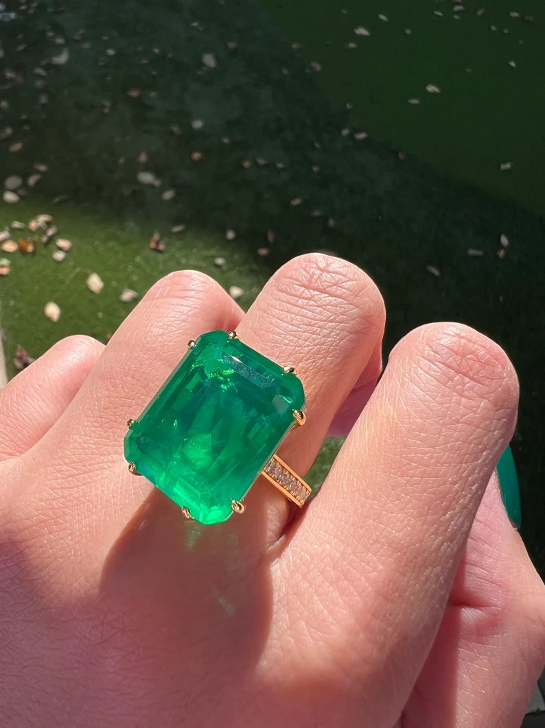 6.30 Ct Emerald Green Solitaire Ring Elegant Gold Classic Design Natural Jewelry 6.30 Ct Emerald Green Solitaire Ring Elegant Gold Classic Design Natural Jewelry