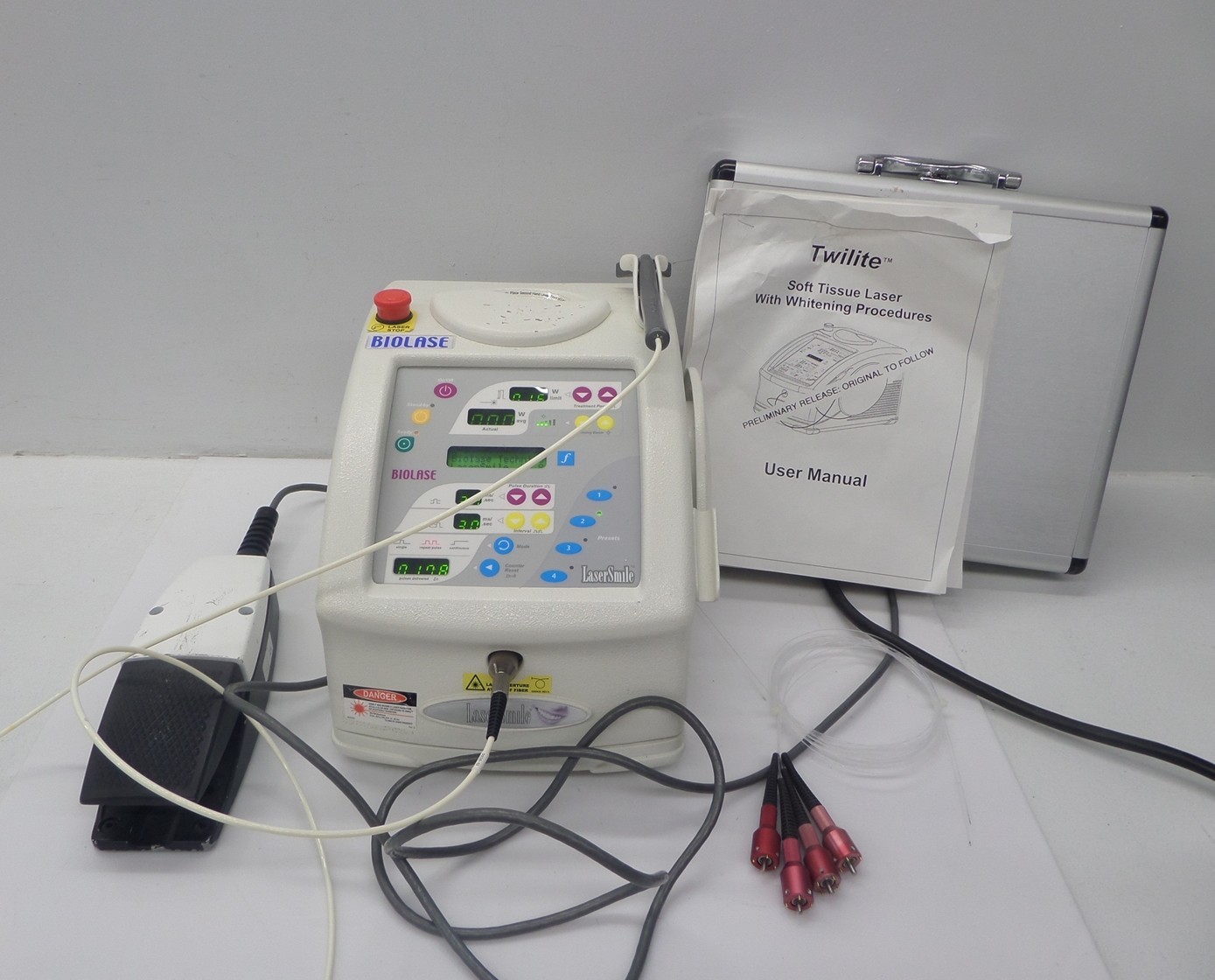 Biolase LaserSmile 7000411 Dental Laser w/ Foot Pedal & Handpiece Biolase LaserSmile 7000411 Dental Laser w/ Foot Pedal & Handpiece